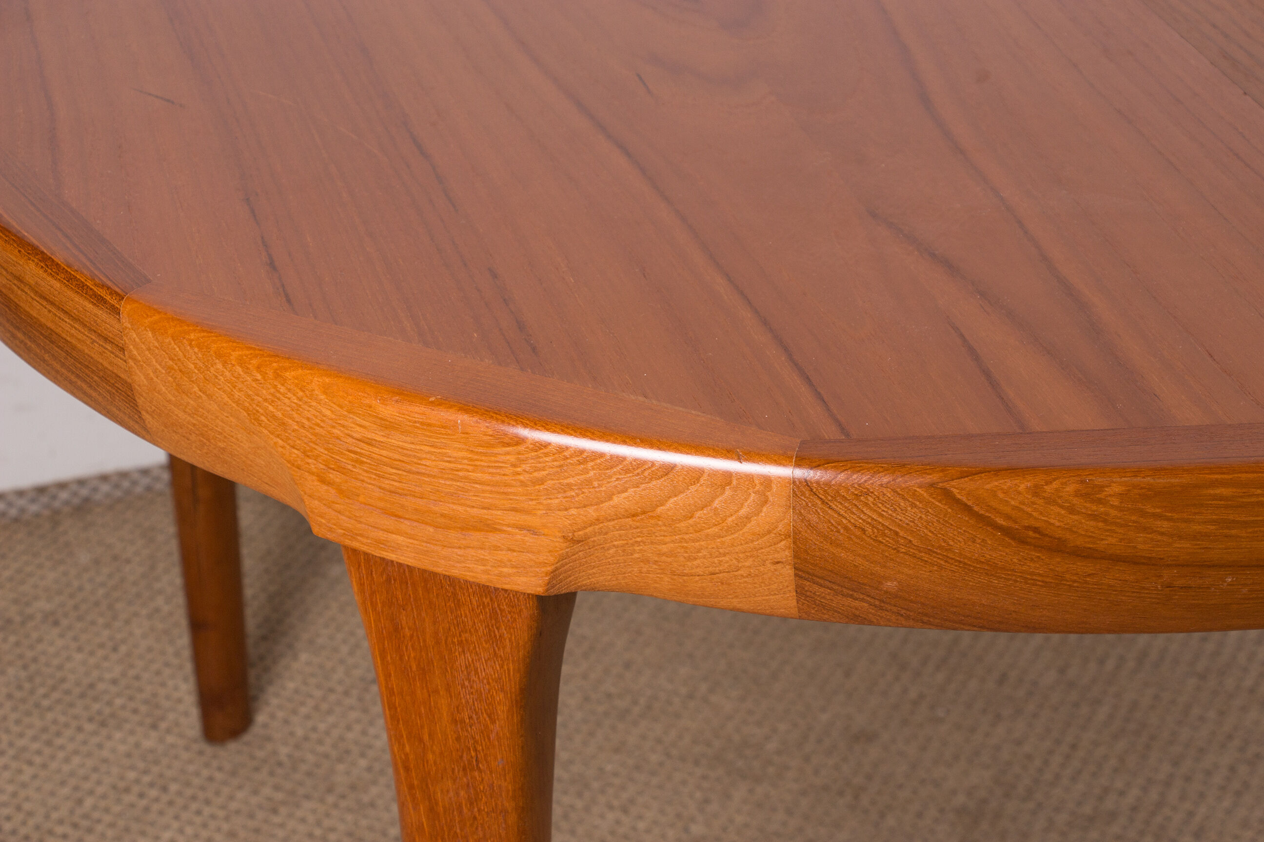 Danish Teak extendable dining table by Ib Kofod-Larsen for Faarup Mobelfabrik 1960