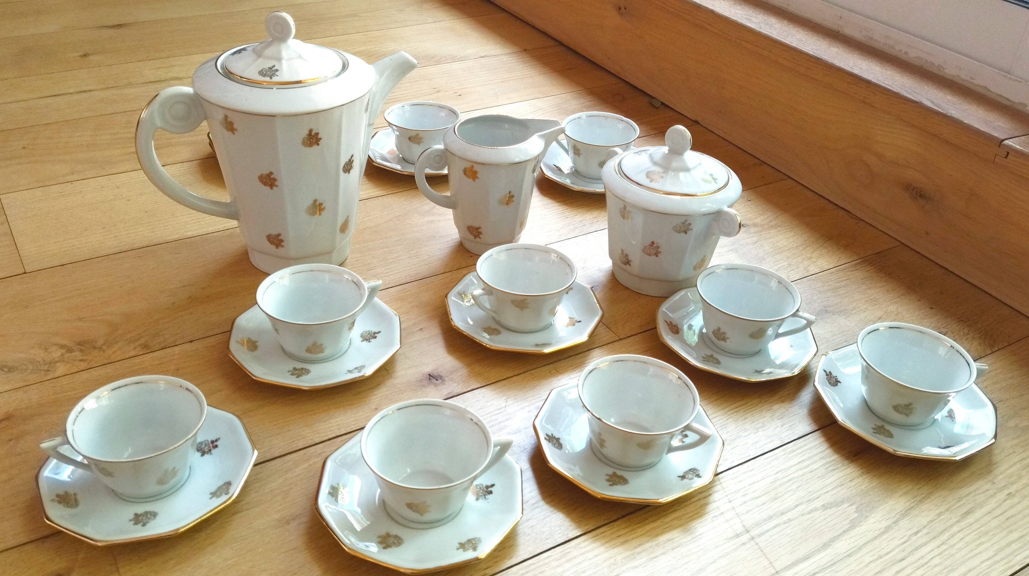 Antique coffee or tea service in fine porcelain from the 1930s.