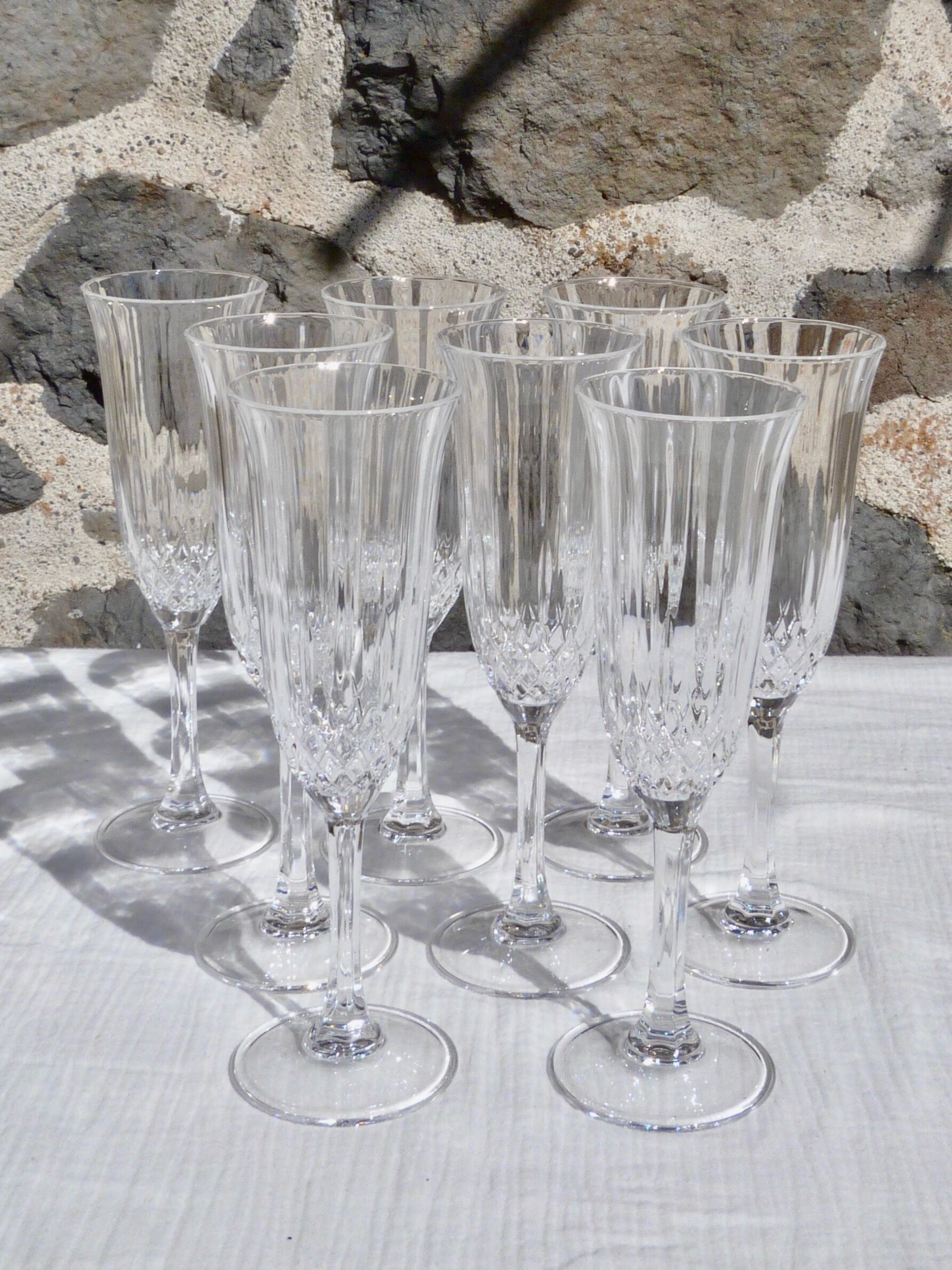 Set of 8 champagne flutes in cut crystal