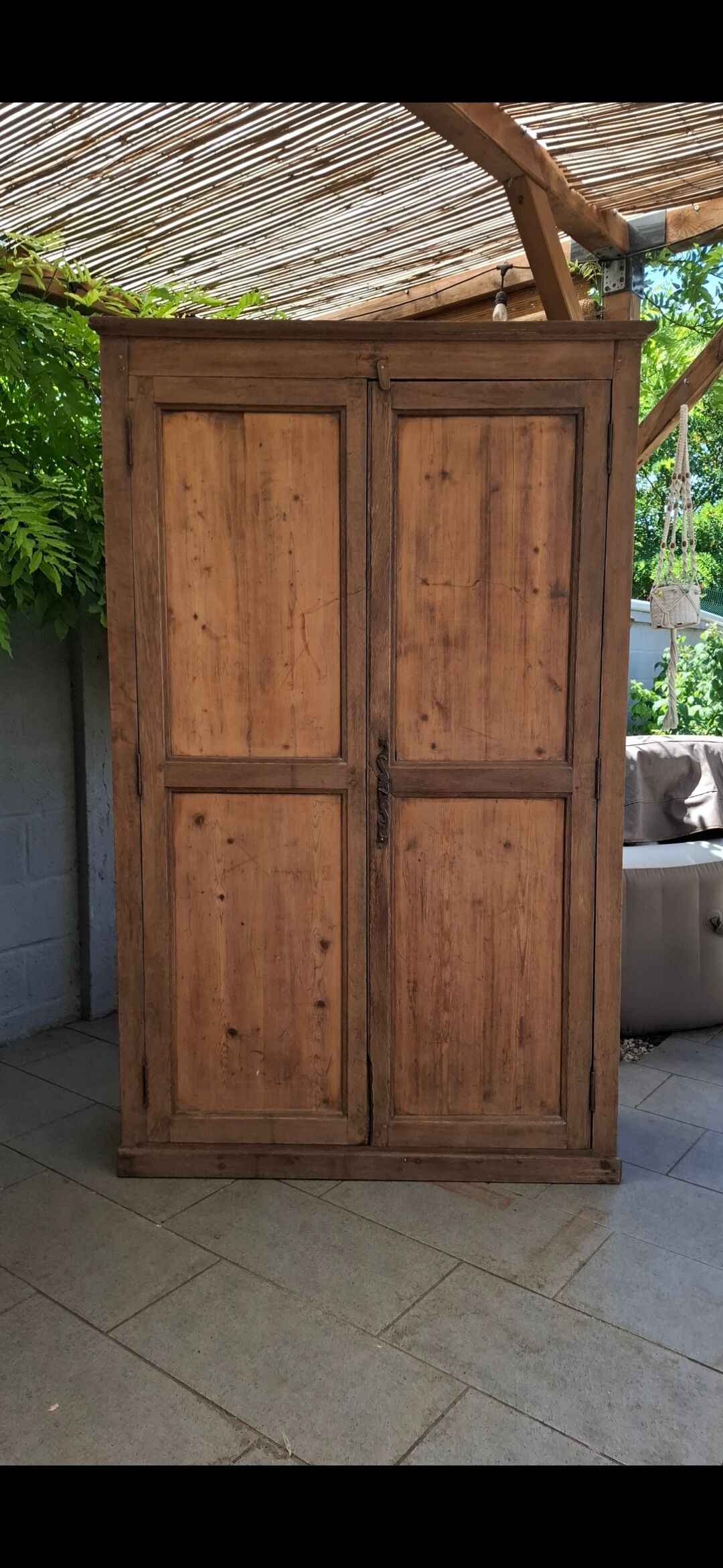 Fully renovated notary's cabinet