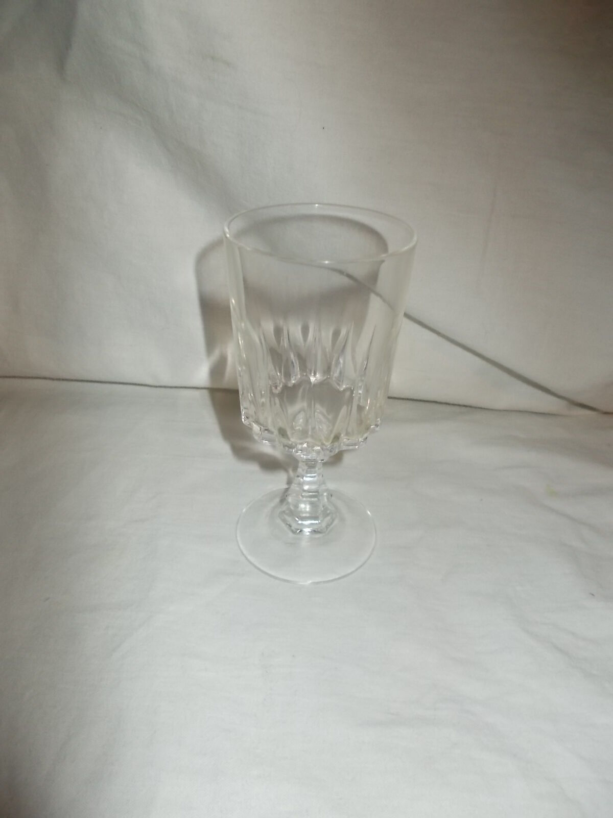 Lot of 6 crystal wine glasses from Arques.
