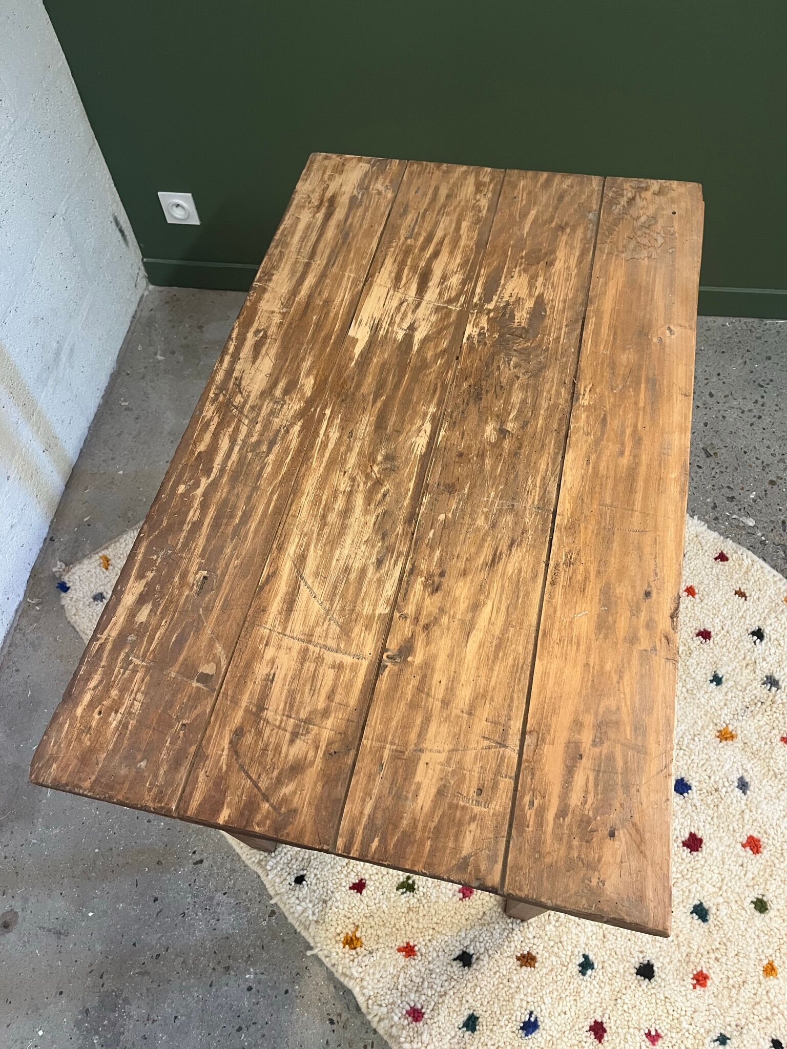 Farm table