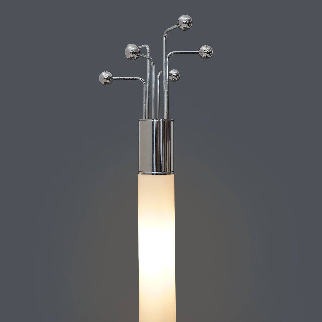 Chrome metal coat rack floor lamp, 1970s