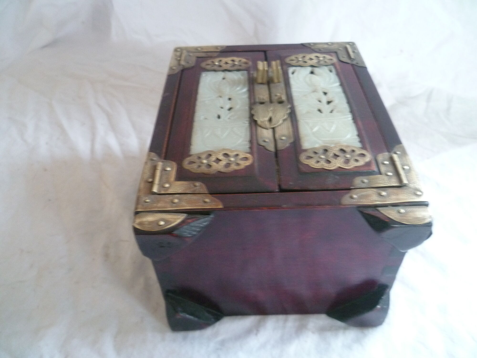 Mother-of-pearl wood jewelry box & chinoiserie brass