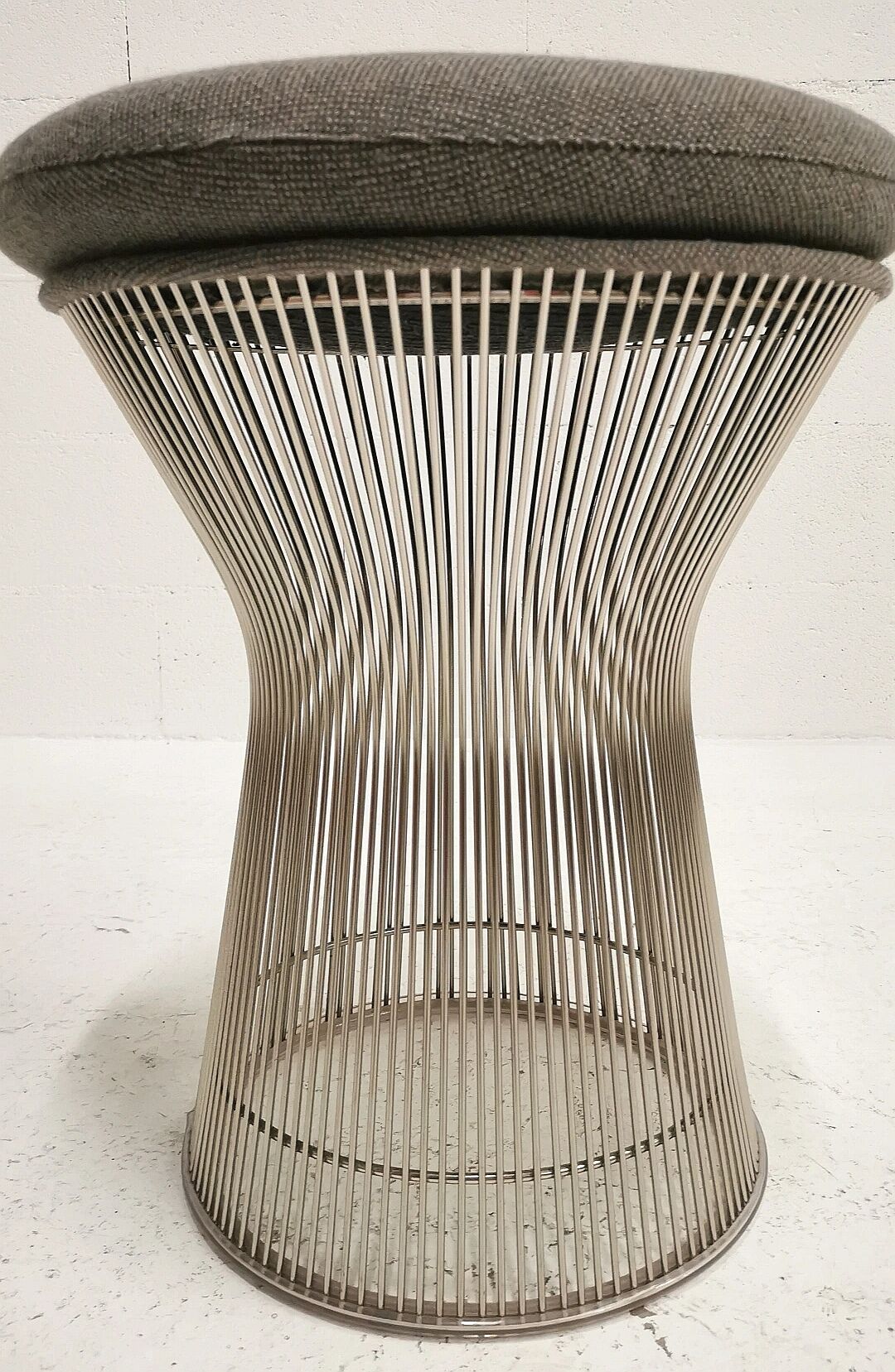 Warren Platner's Stool, Knoll International
