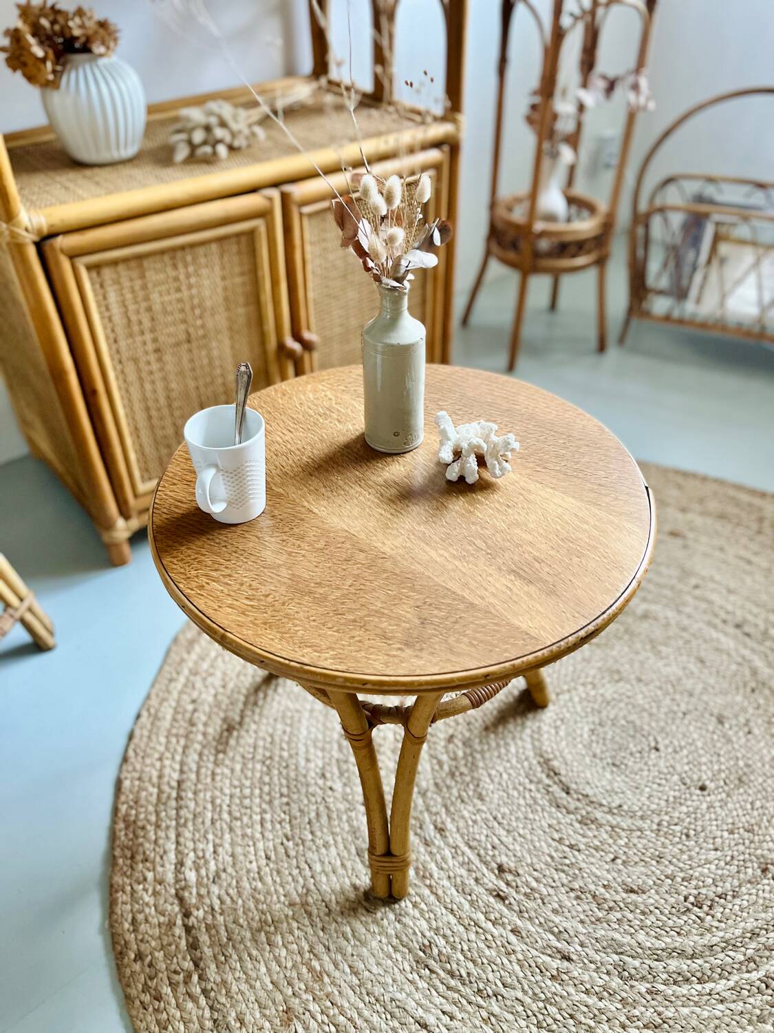 Tripod coffee table made of bamboo / rattan, 1960s - 70s