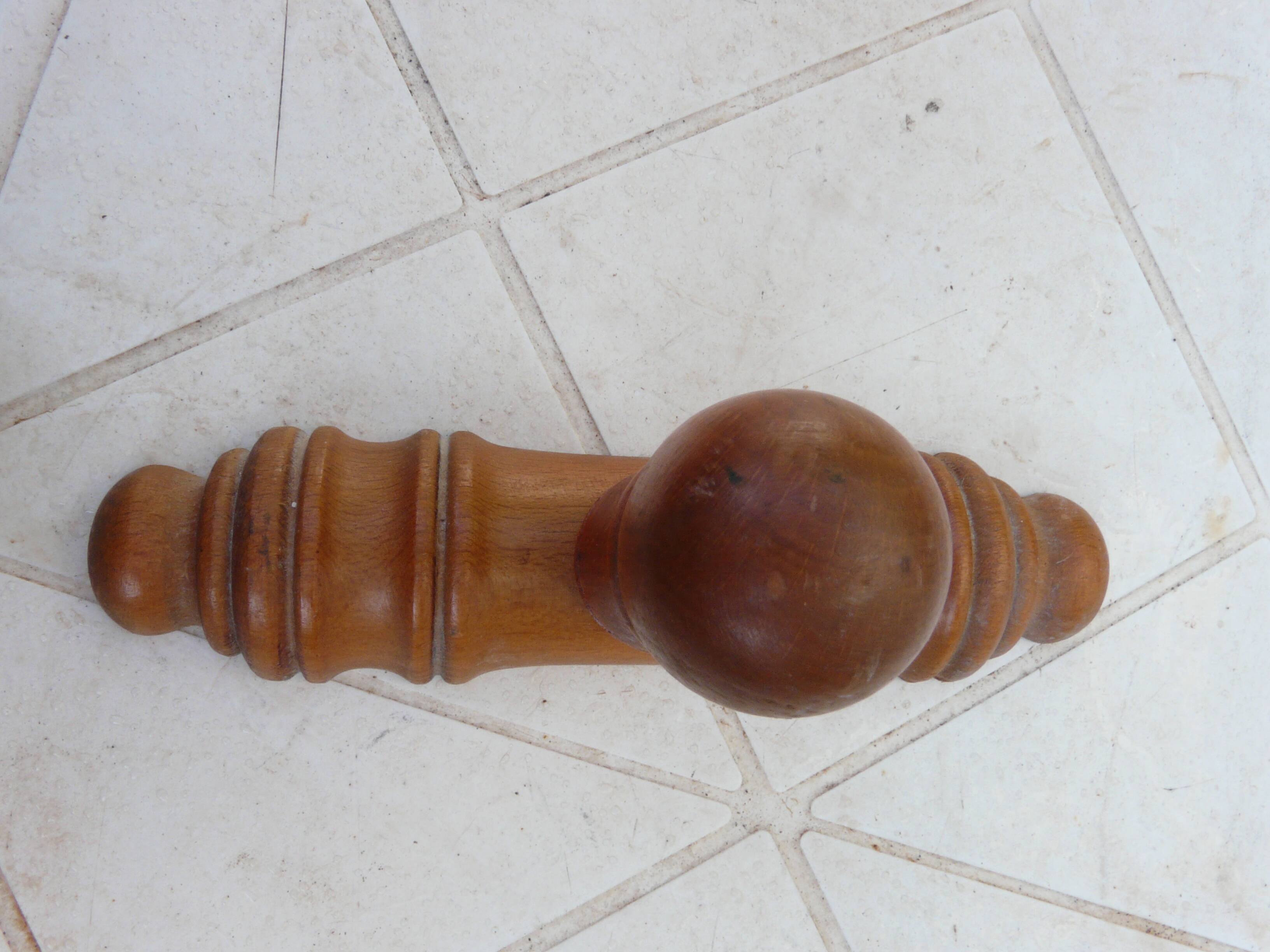 Wall-mounted coat rack circa 1940 in bamboo-style wood with 1 hook