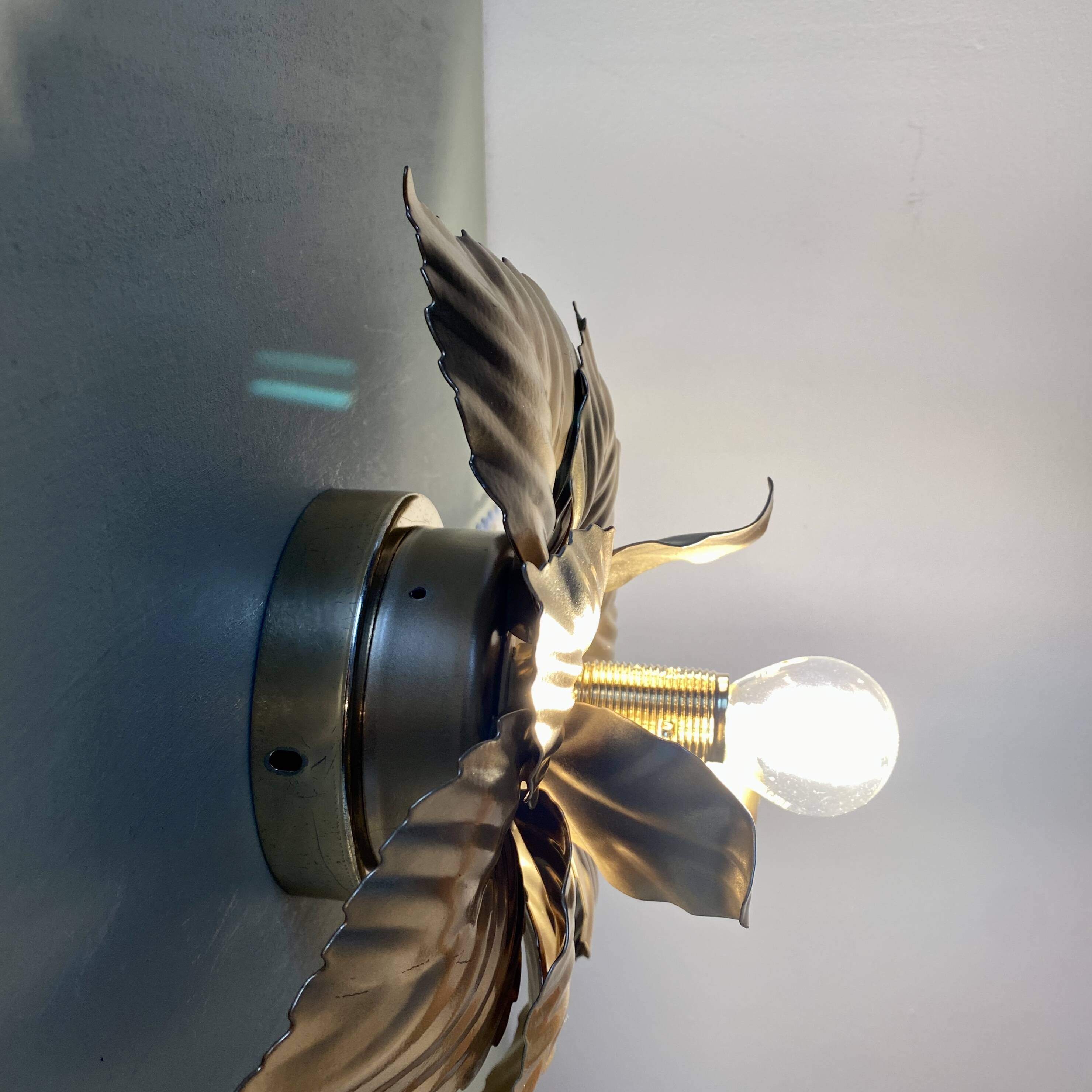 Vintage wall light in gold metal