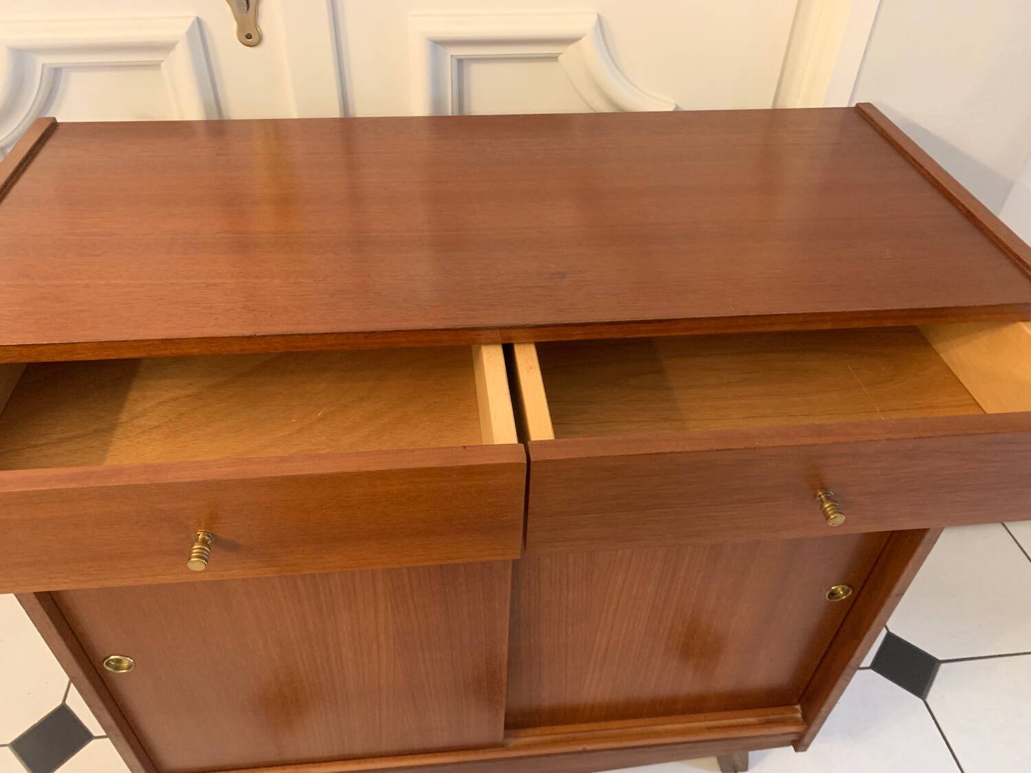 Buffet vintage pieds compas