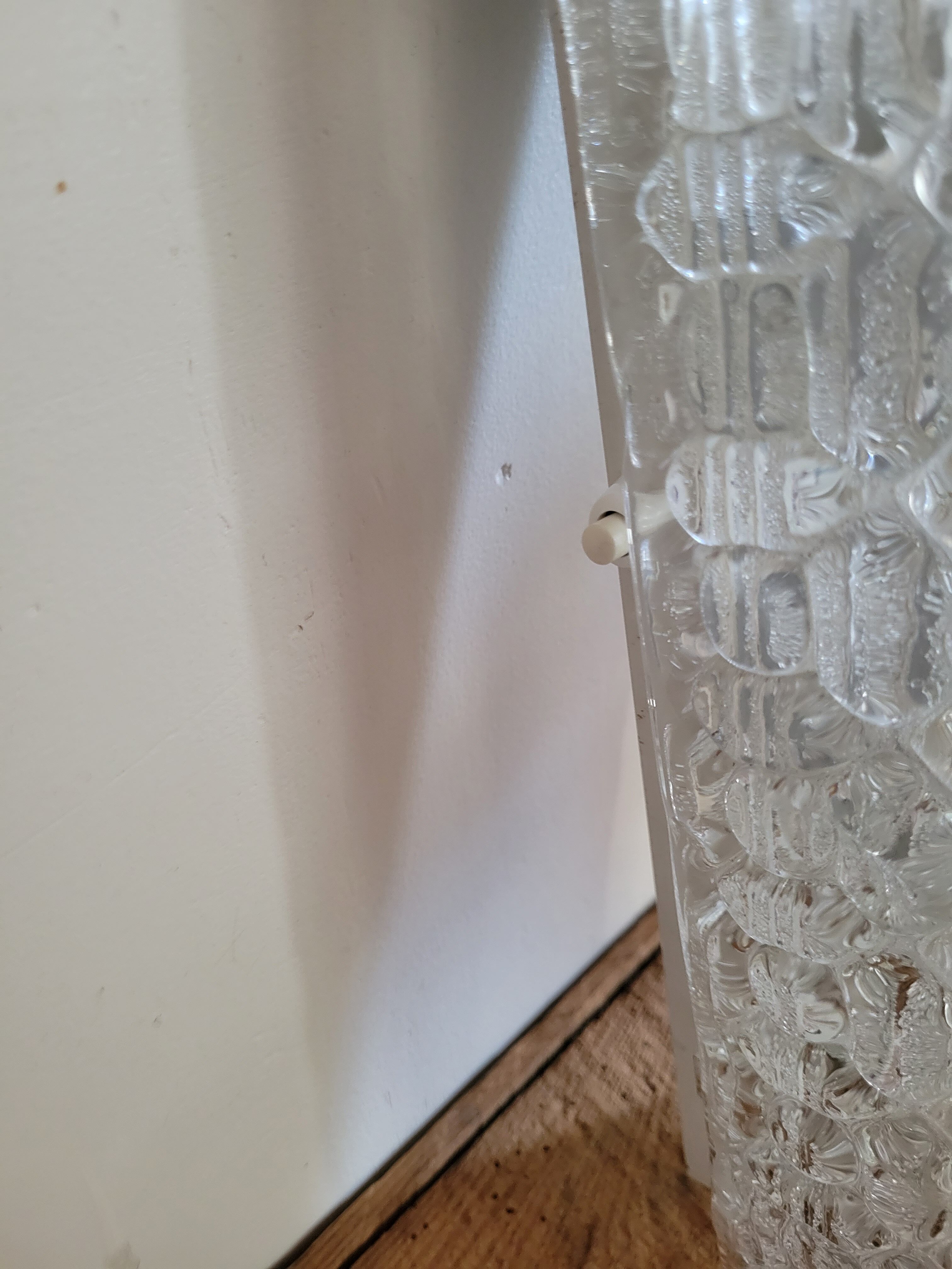 Bubble molded glass wall lamp