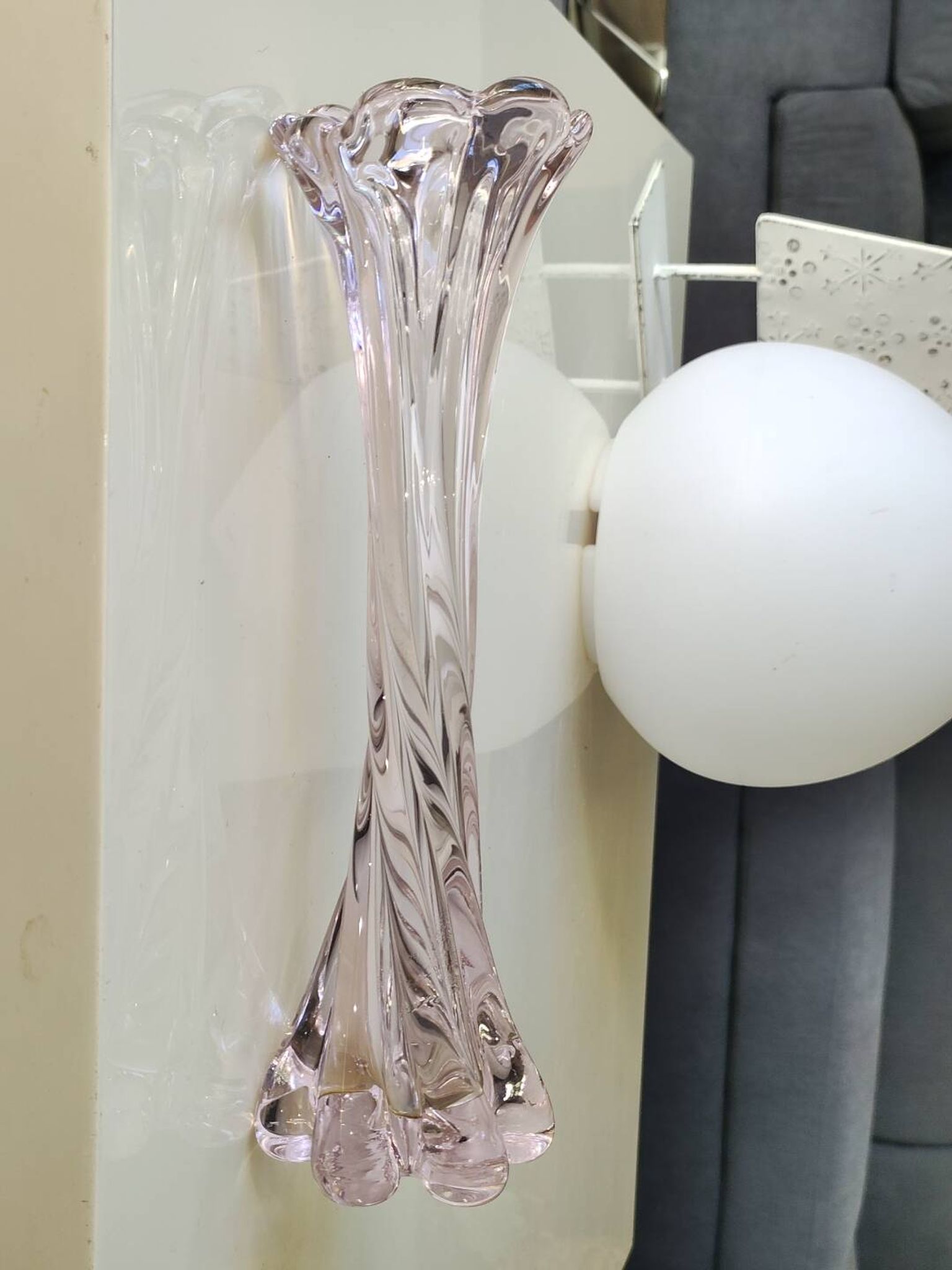 Grand Vase Design floral. En verre d Art soufflé Murano. Tons roses, 30,5cm