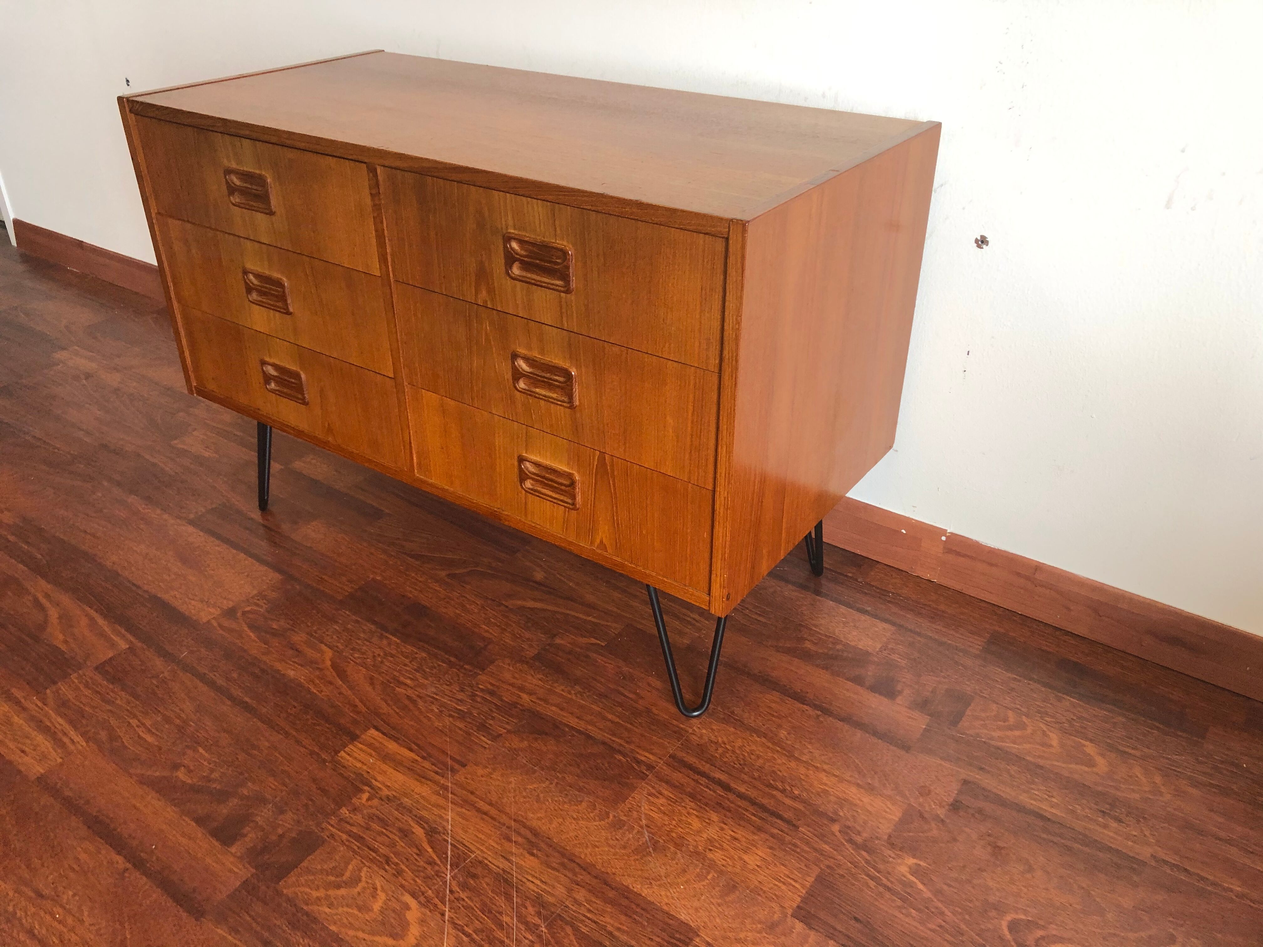 Small dresser / thread