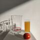 Pichet à orangeade italien vintage en verre à rayures rouges