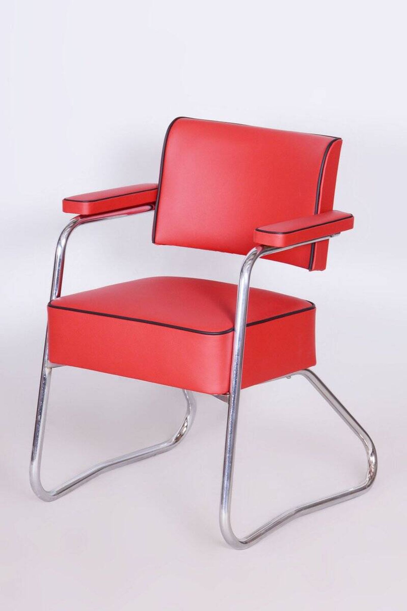 German Bauhaus Armchair in Leather attributed to G. Rohde for Mauser, 1930s