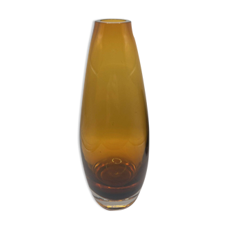 Vase scandinave ovoïde en verre ambré vers 1960