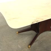 Table à manger par Osvaldo Borsani en acajou et plateau en onyx