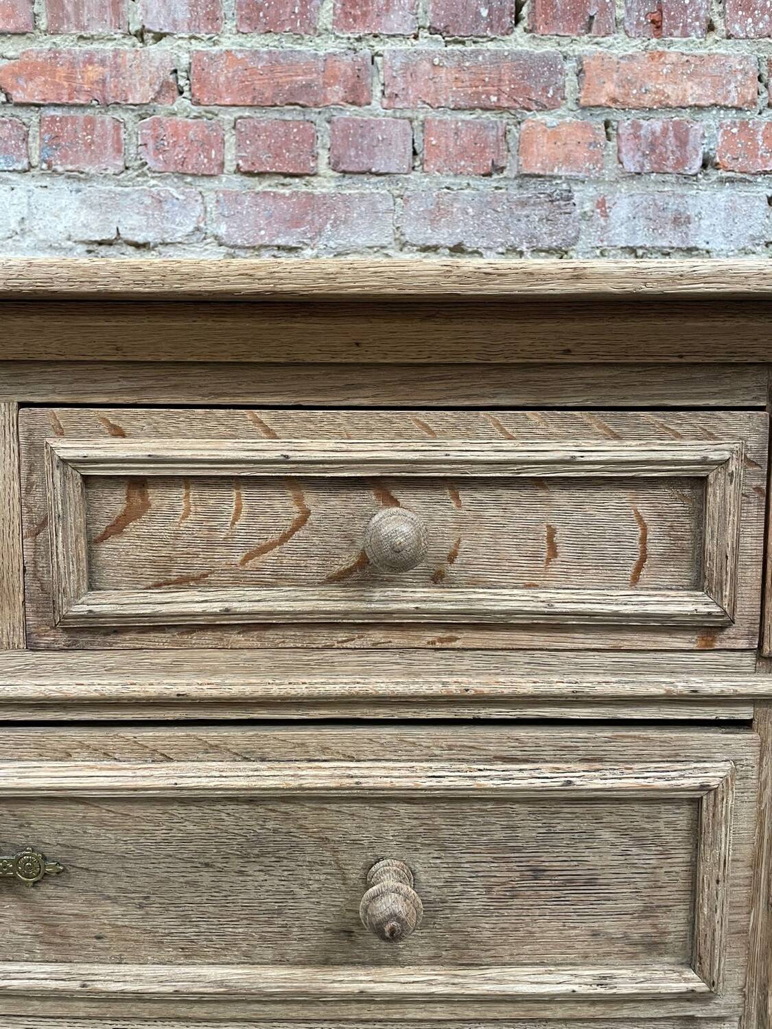 Commode en chêne blanchi avec 4 tiroirs