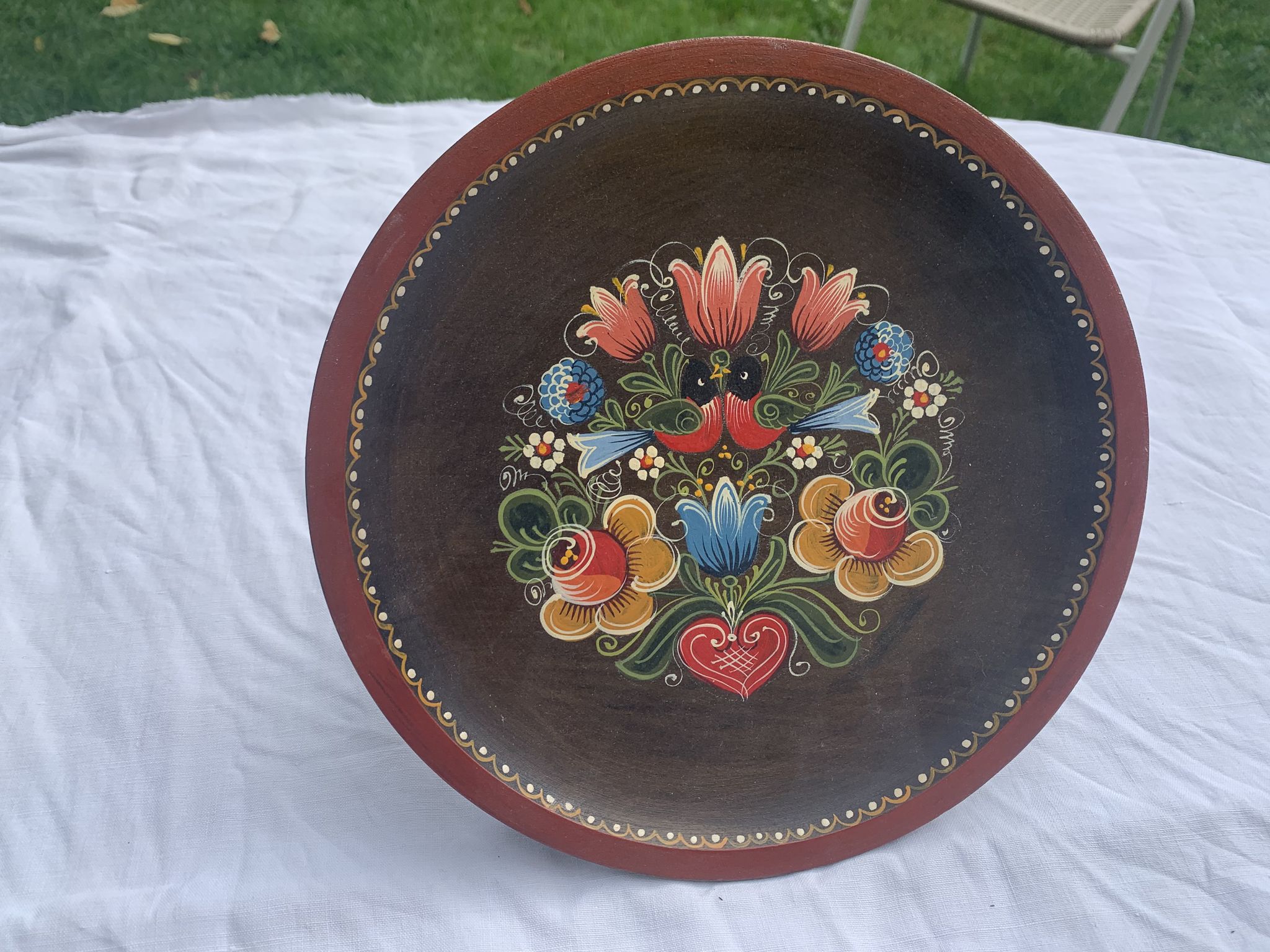 Assiette en bois peinte à la main de karnten Autriche vintage