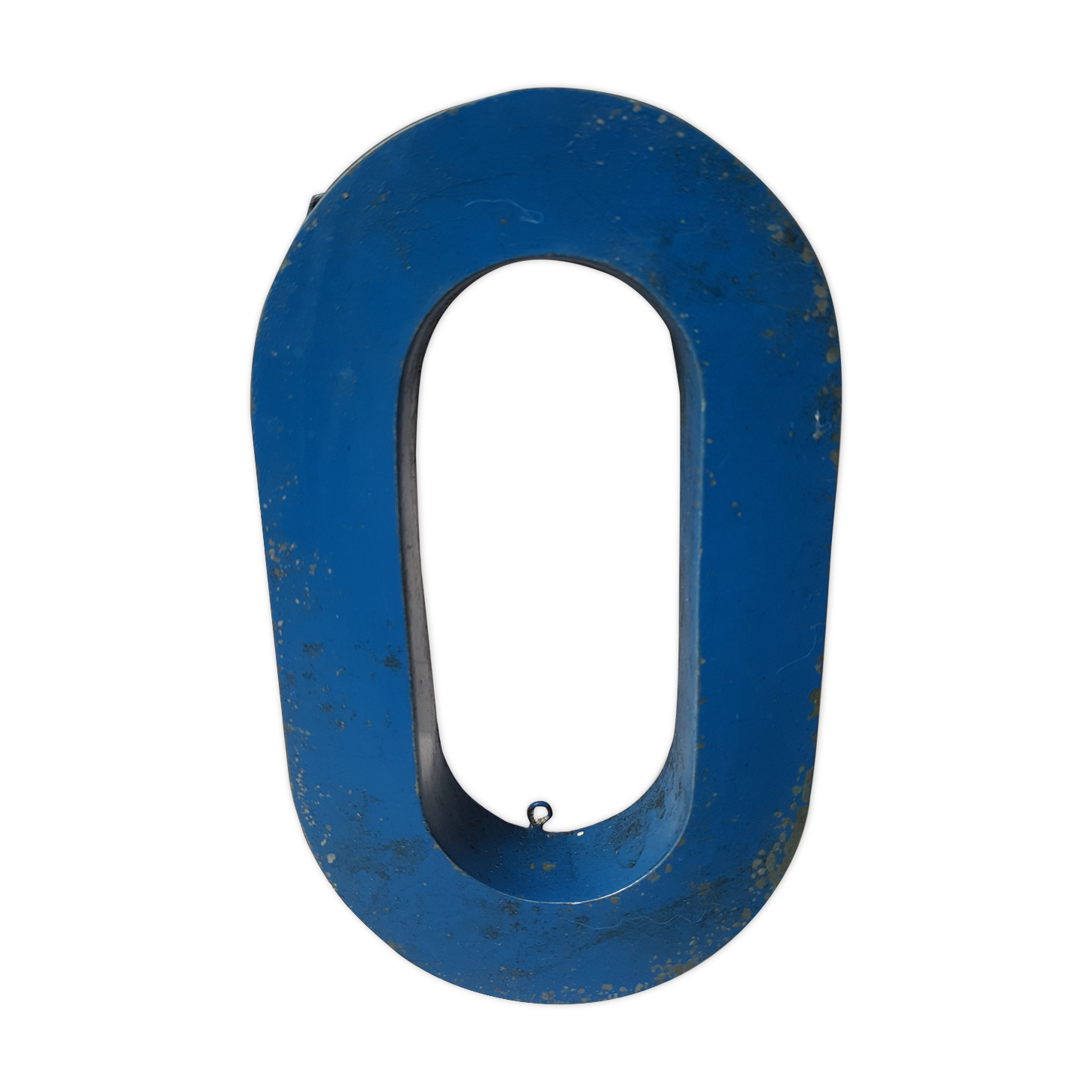 Old letter 0 in blue zinc