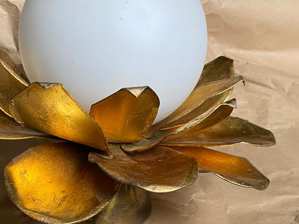 Opaline flower and brass wall lamp