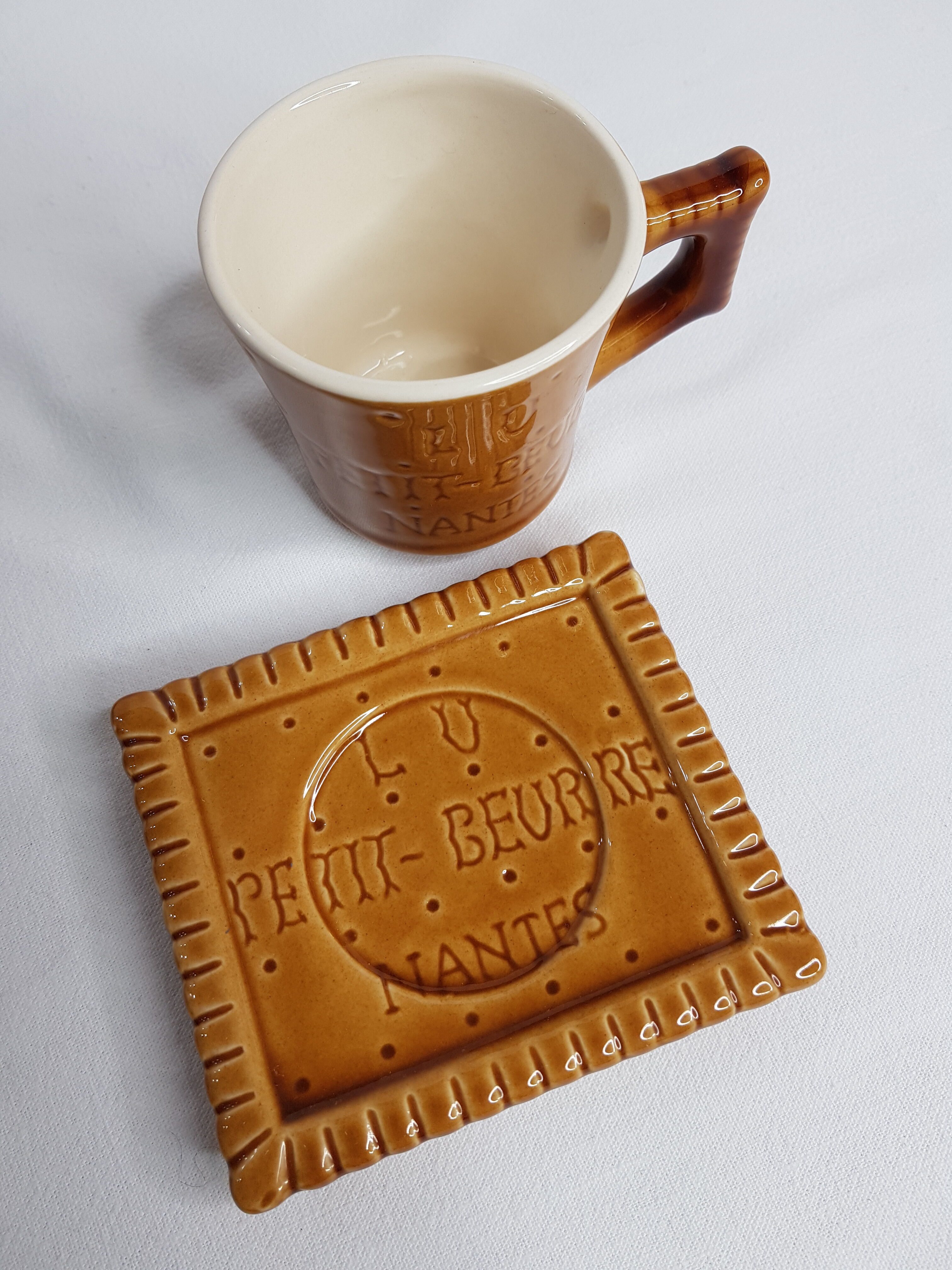 "Lu" full breakfast service, enamelled ceramic, Clouet editions, Nantes
