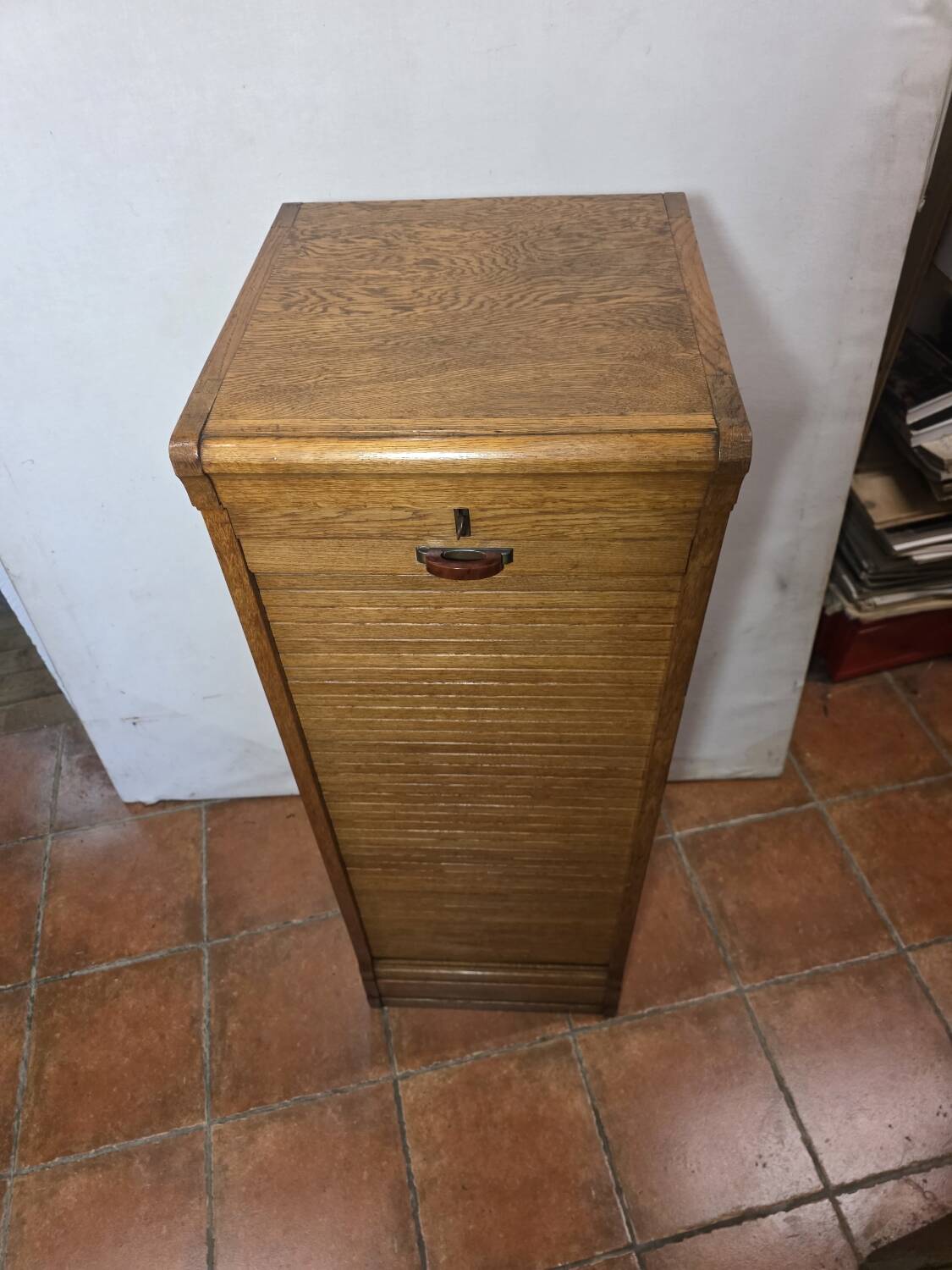 Art Deco curtain cabinet from the 1930s in oak with interior drawers, 120cm H.