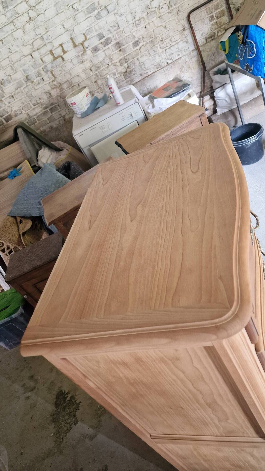 Solid wood chest of drawers