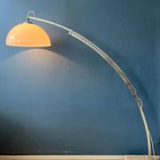 Lampadaire arc vintage de l'ère spatiale dans le style de Guzzini