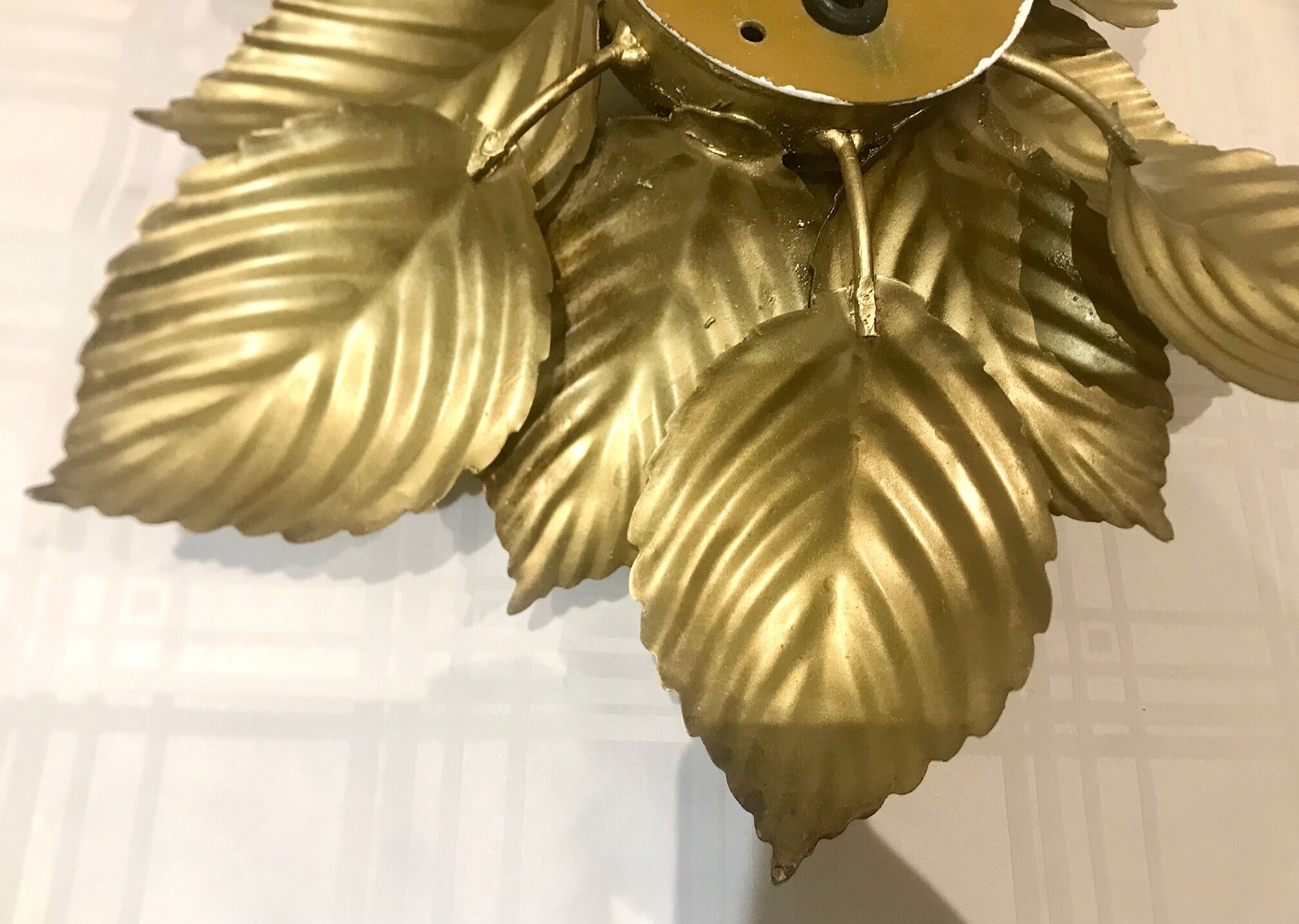Wall lamp or ceiling lamp golden flower
