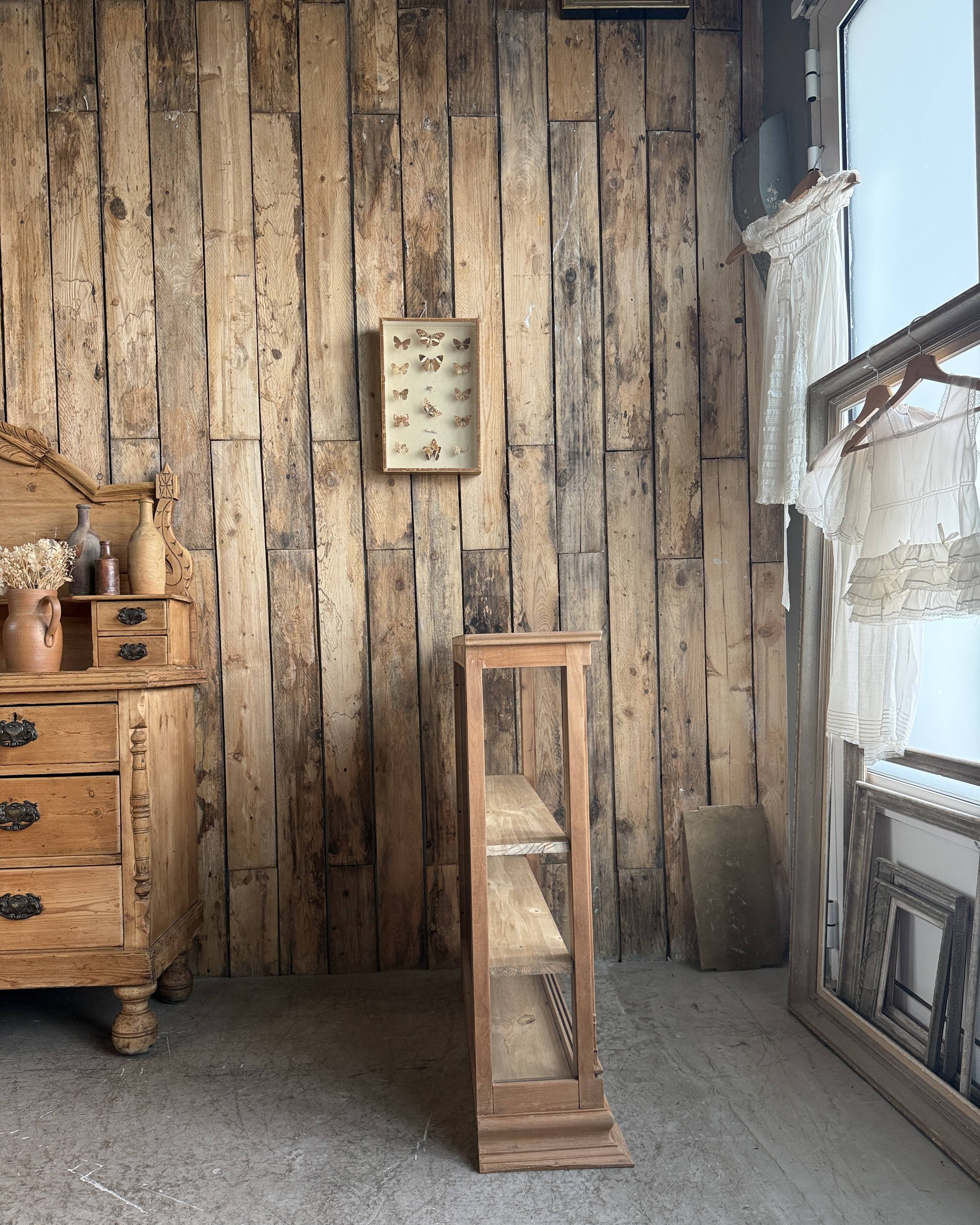 Ancien présentoir de commerce (rénové)