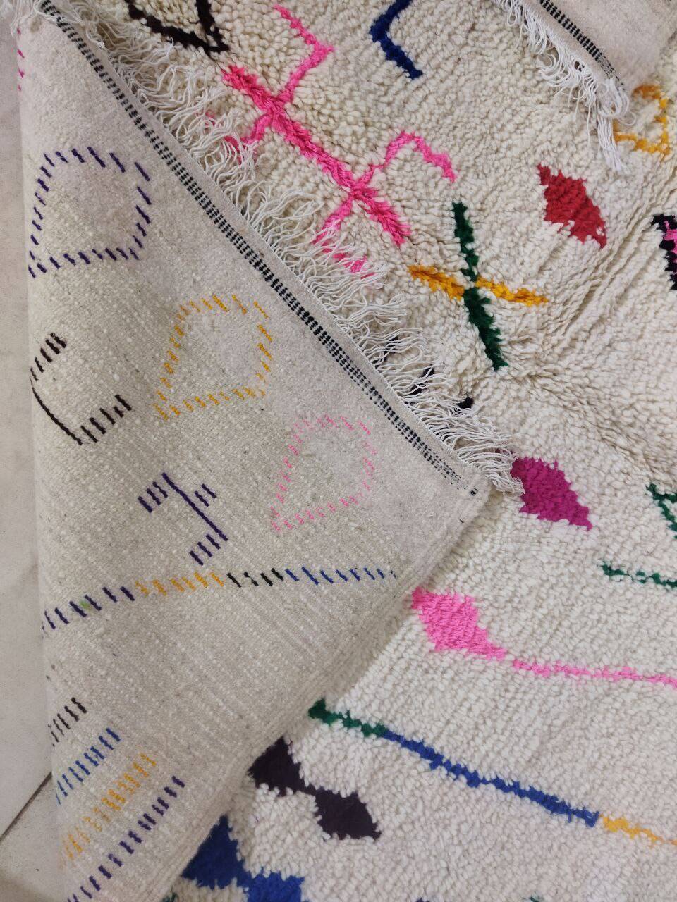 Handmade moroccan berber rug 260 x 157 cm