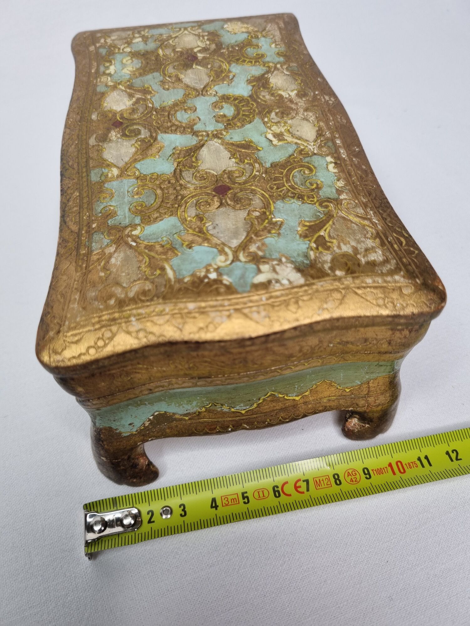 Florentine jewelry box, on gilded wooden feet made in Italy