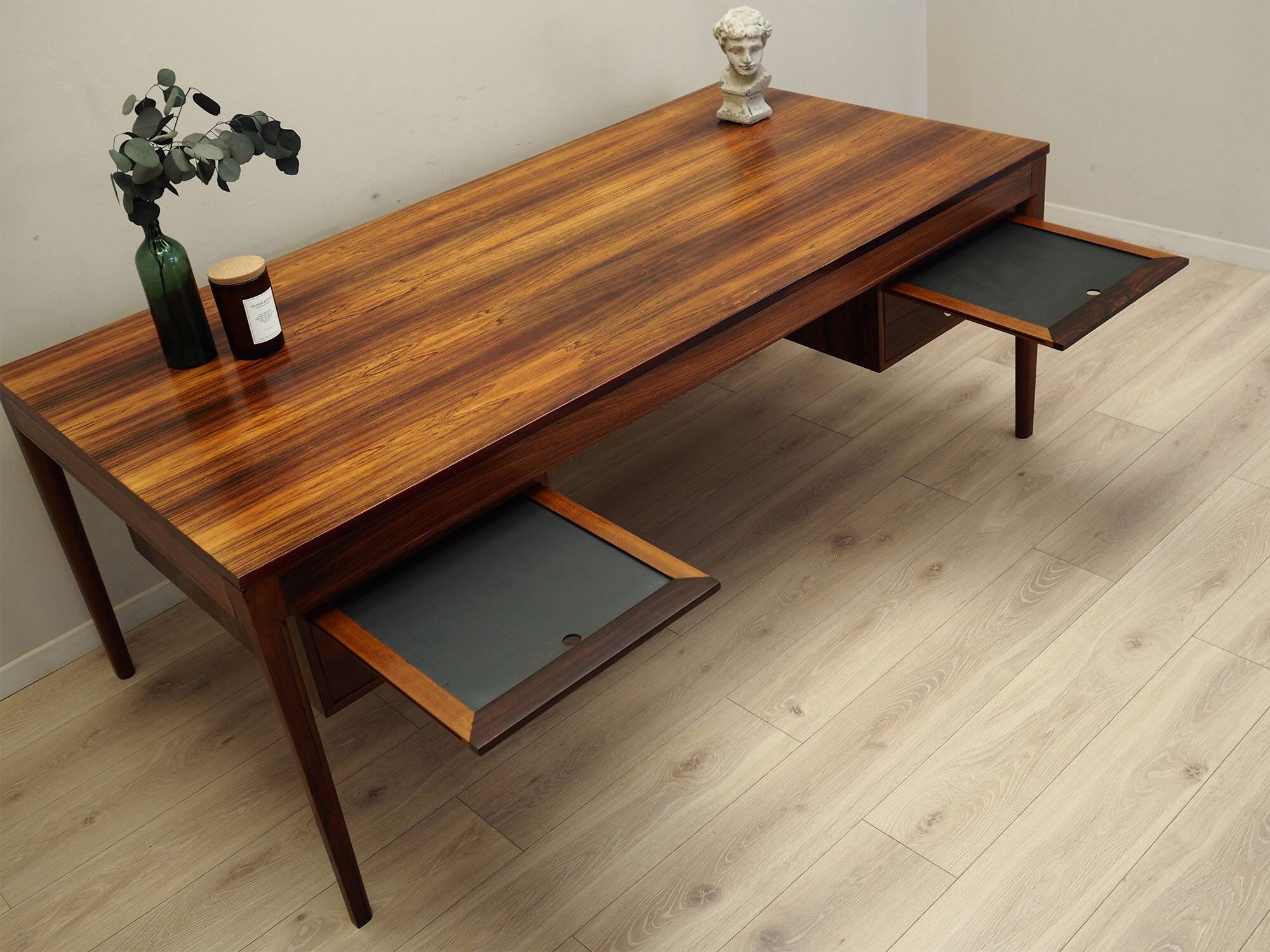 Diplomate rosewood desk, 1970s, designer: Finn Juhl, France & Son