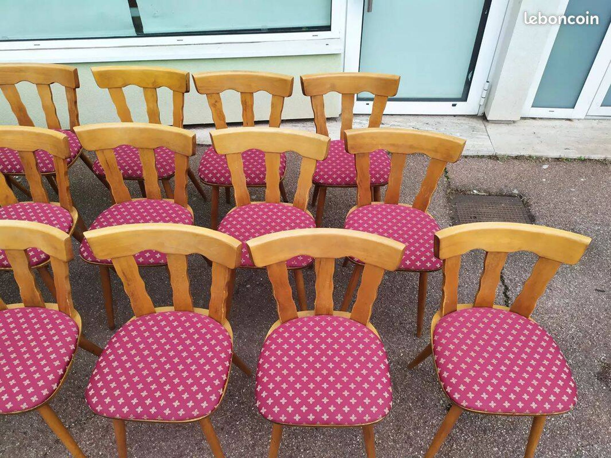 Set of 20 vintage wooden bistro chairs with cushions, year 7