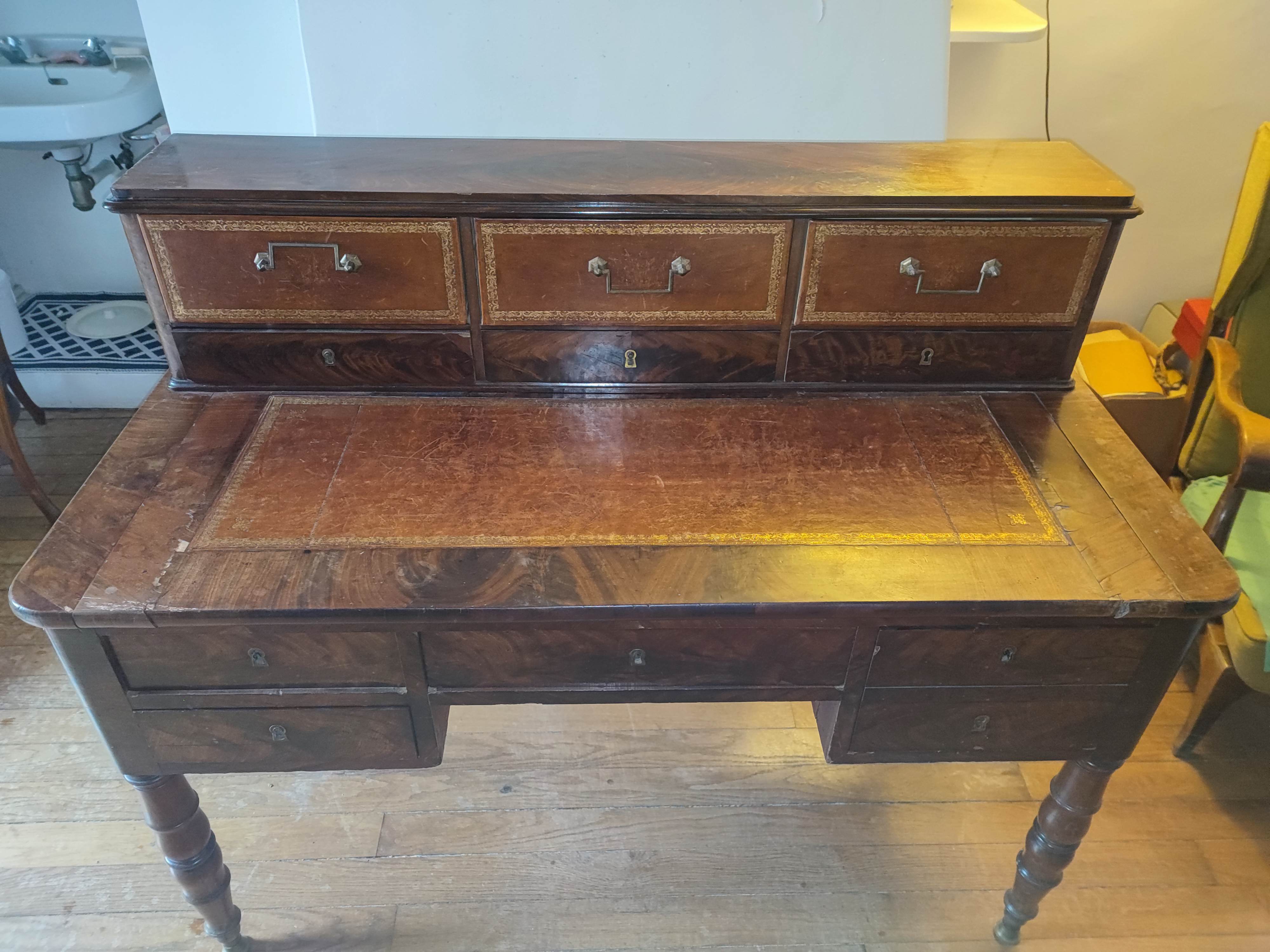 Bureau Louis Philippe à gradins