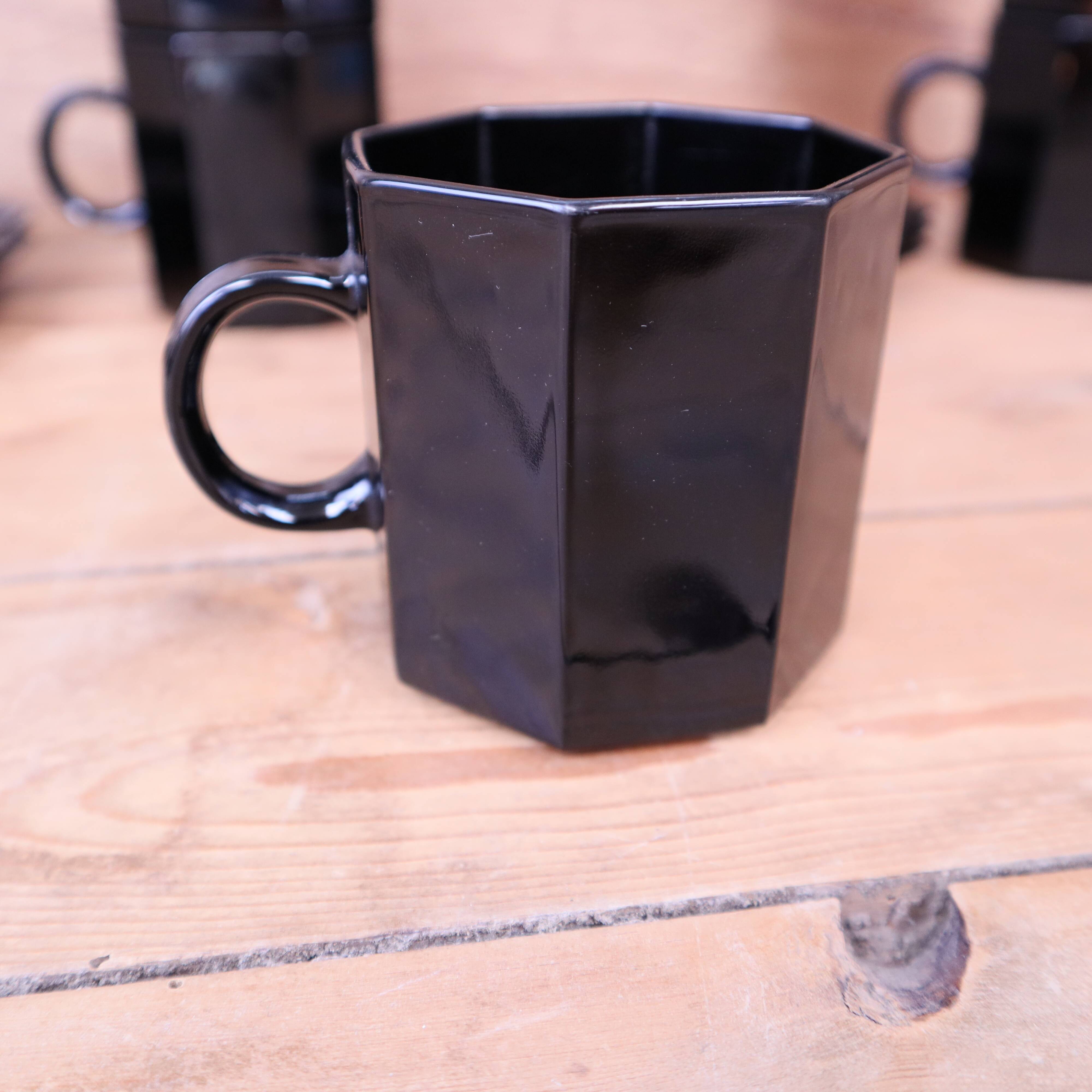 Set of 6 medium black coffee cups and saucers ARCOROC "Octime"