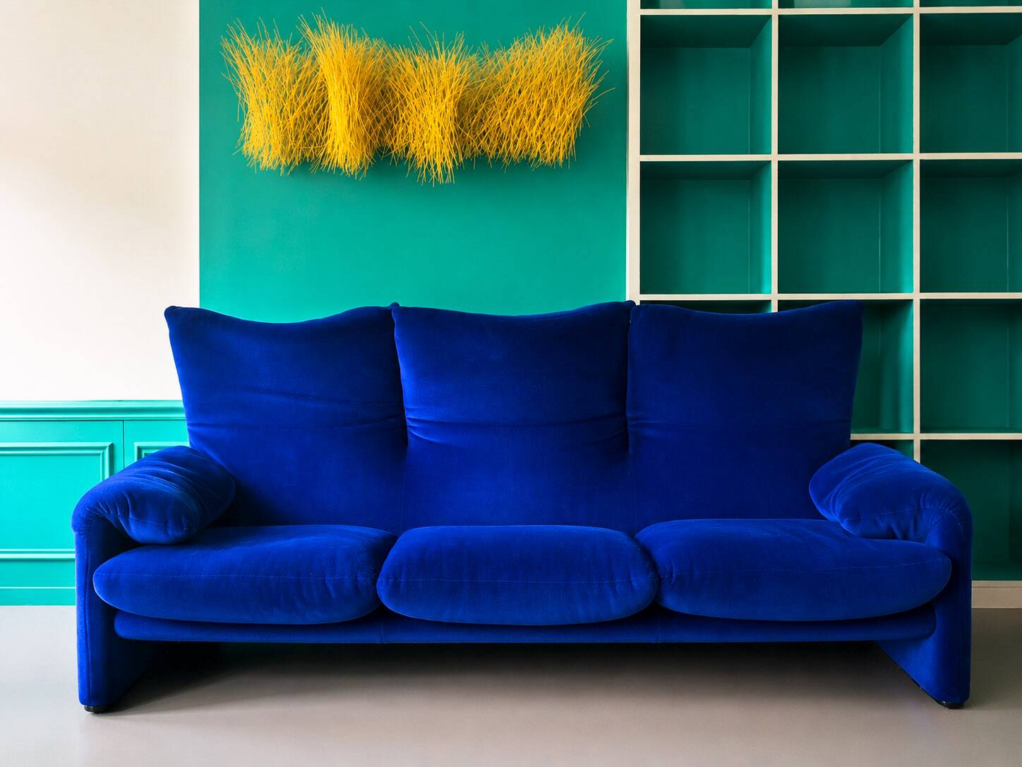 Cassina Maralunga 3-seater – Vico Magistretti – Cobalt blue velvet