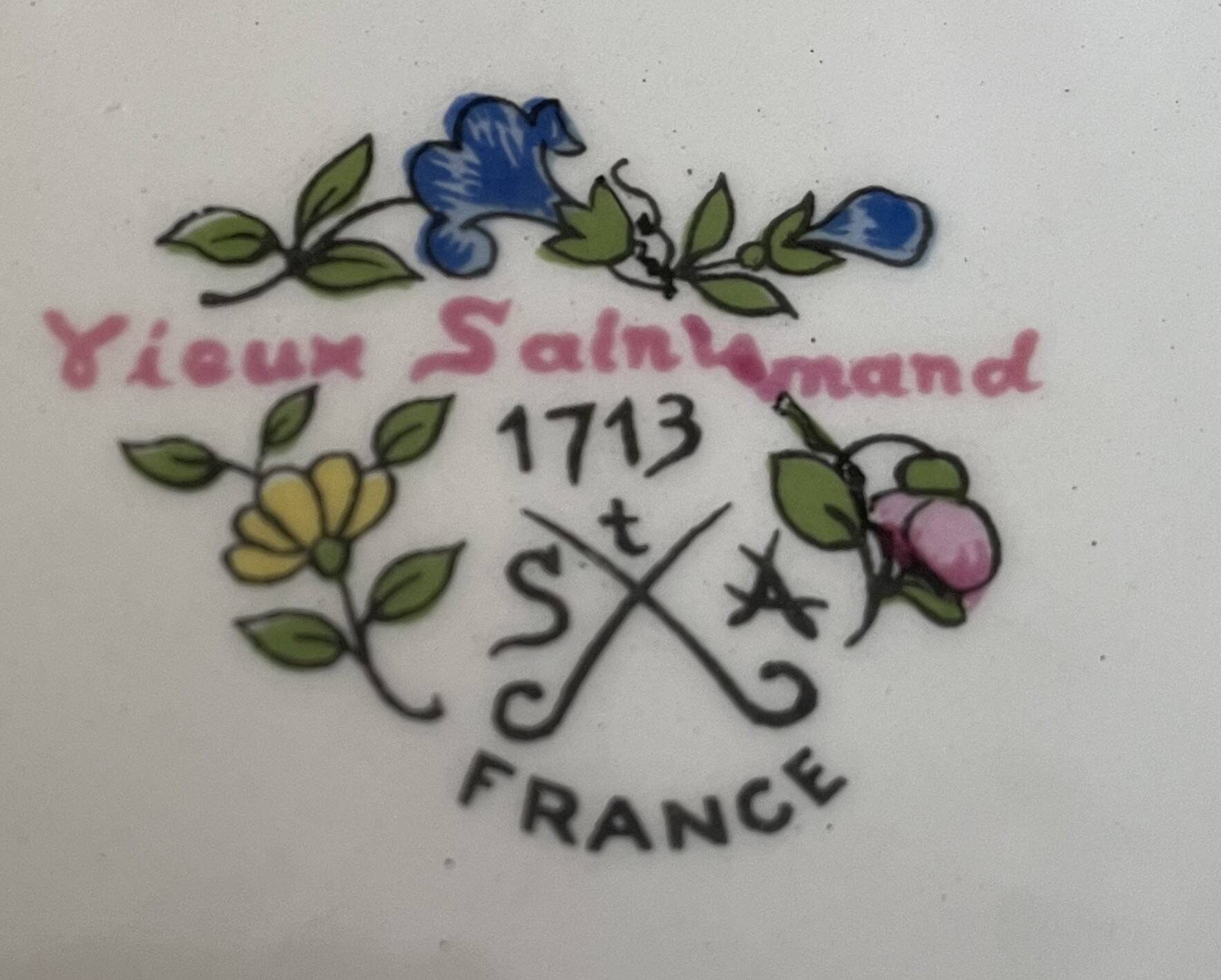 Soupière ancienne en faïence de Saint-Amand (Nord)