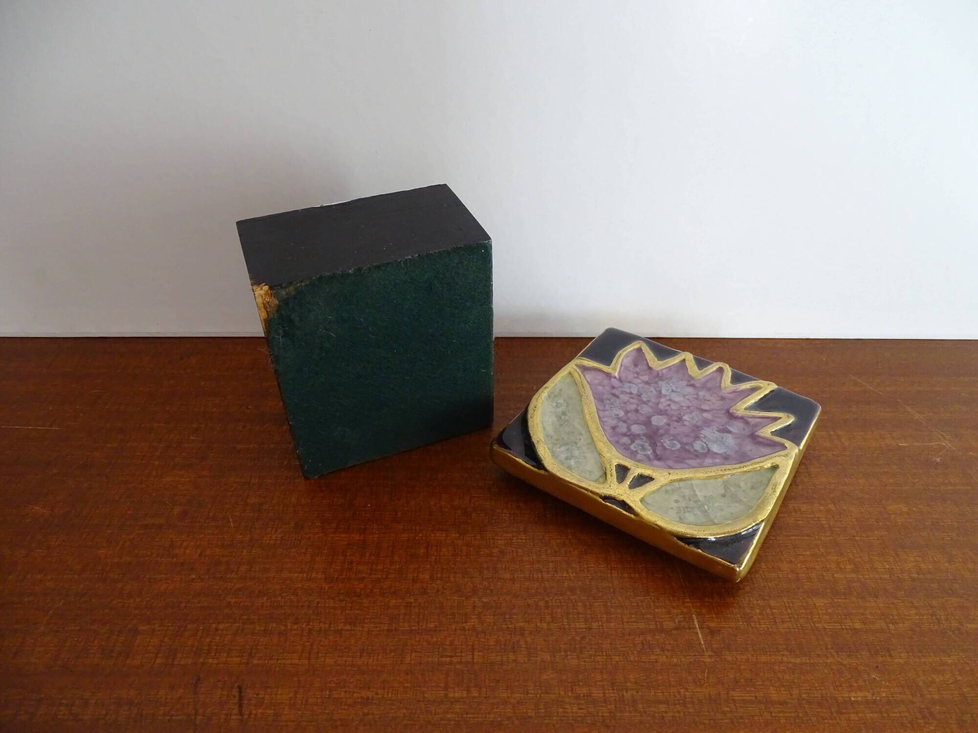 Mithé Espelt jewelry box 1960 - Ceramic and wood peony flower and gold decoration
