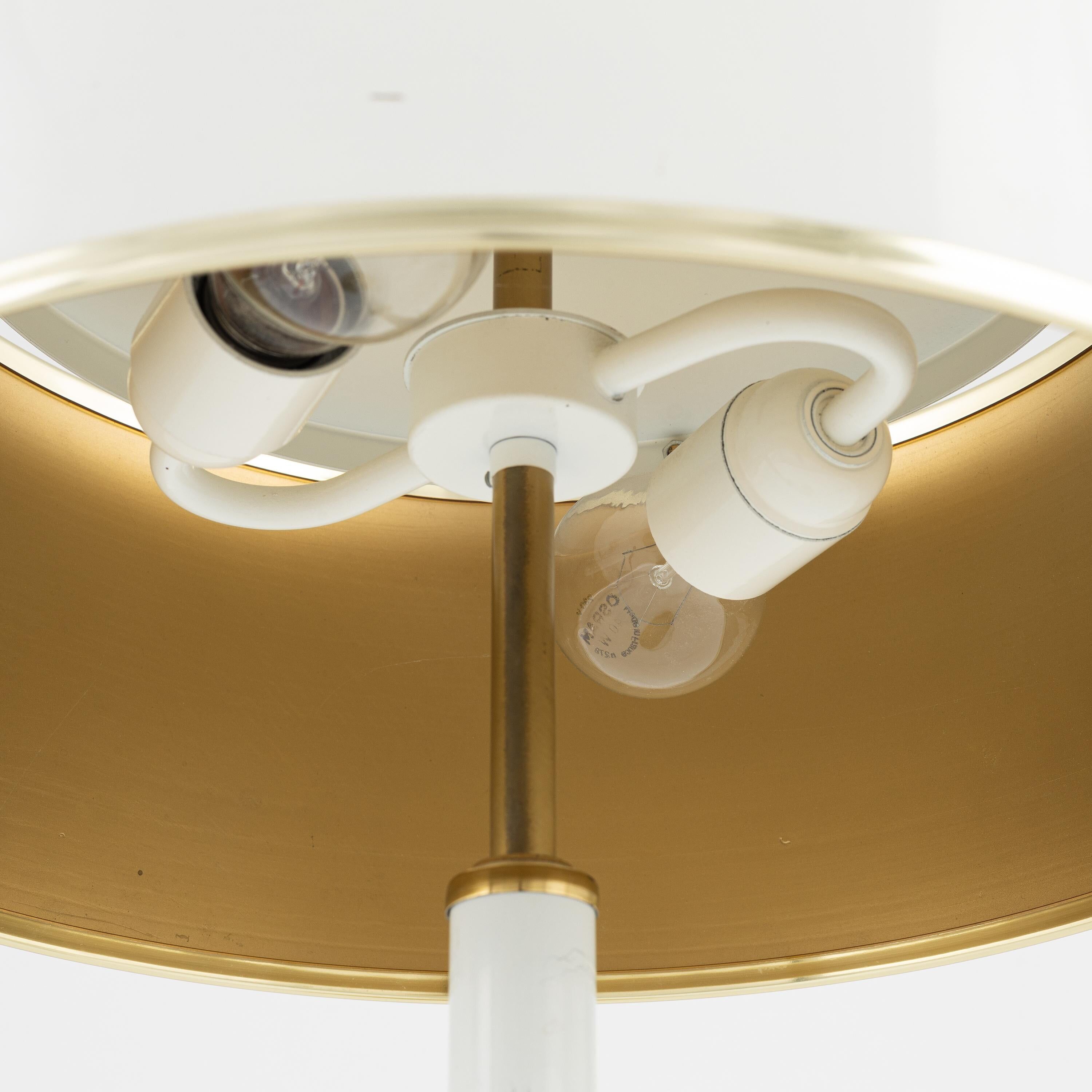 Lampe de bureau Borens modèle 8423 en laque blanche, Suède, 1970