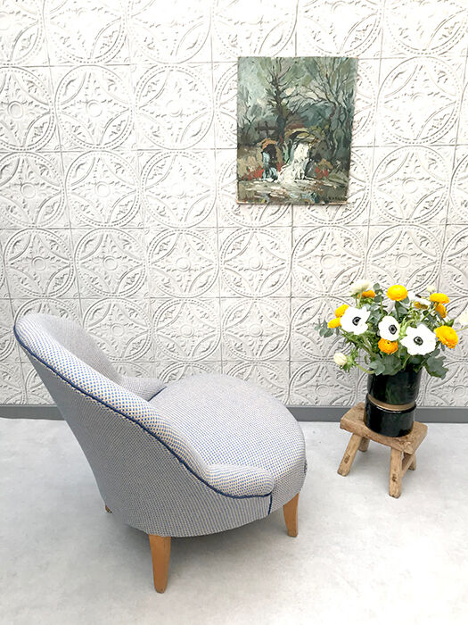 Re-tapisd toad chair