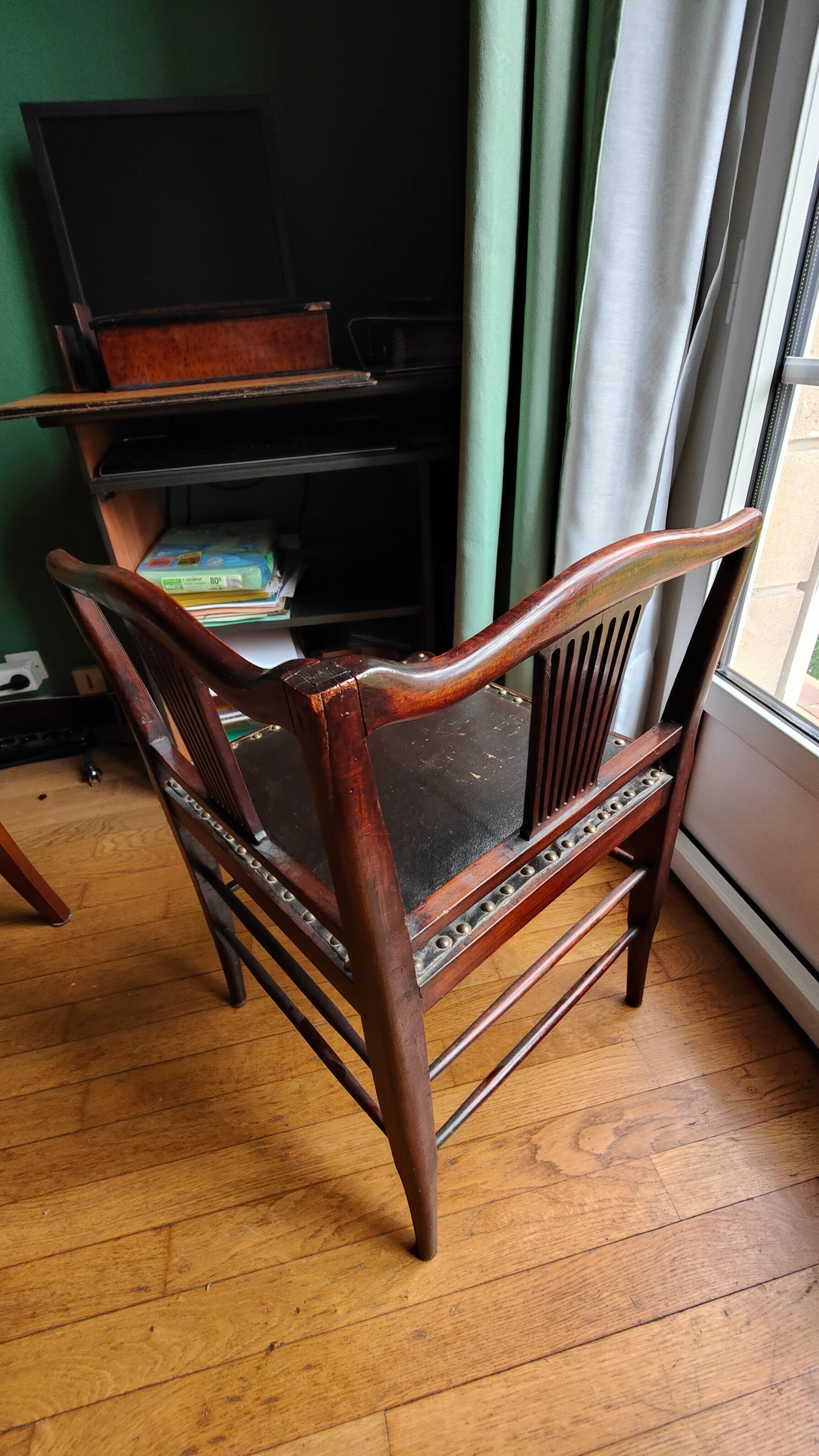 Corner armchair in wood and leather art deco style