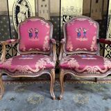 Paire de fauteuils cabriolets de style Louis XV