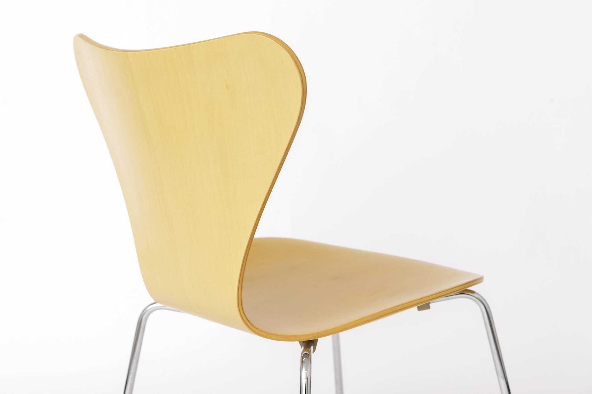 Arne Jacobsen Chair 3107 (Series 7), Beechwood Shell, Chrome Legs, Danish