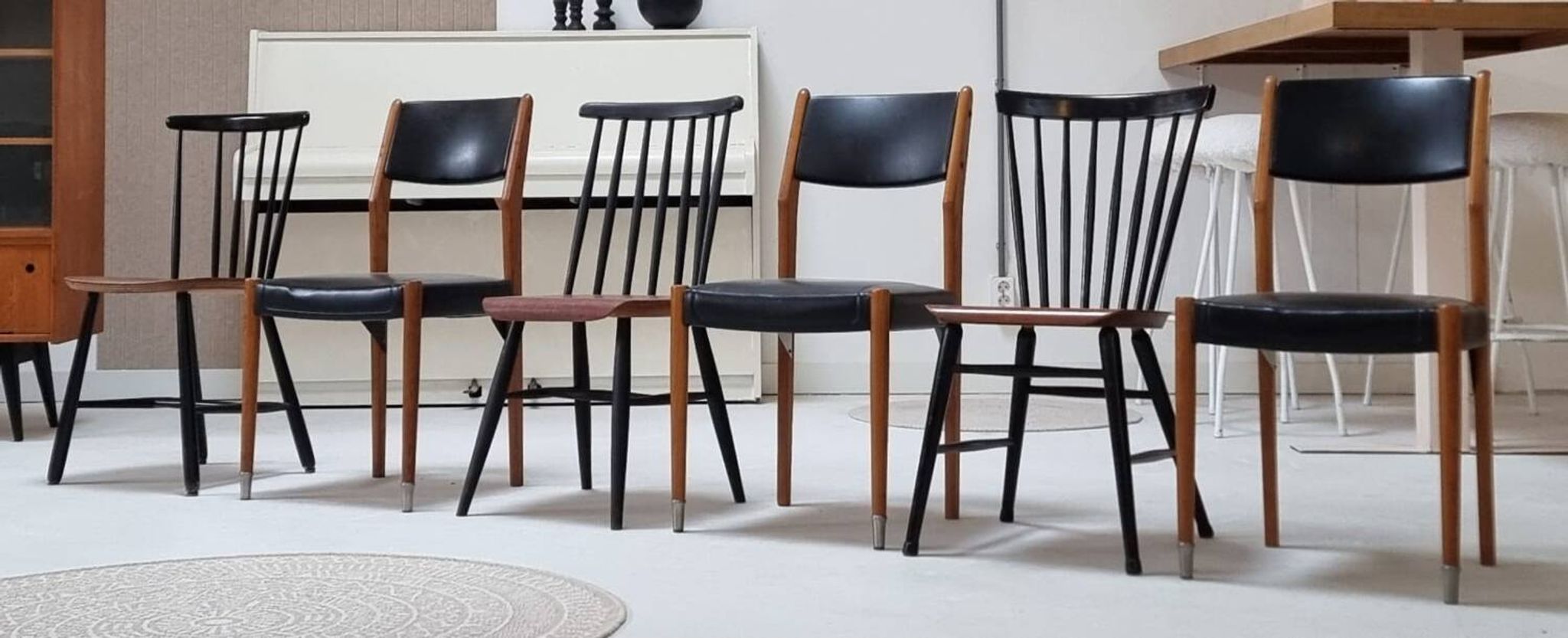 Chaises du milieu du siècle