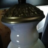 Vintage lamp with white opaline foot