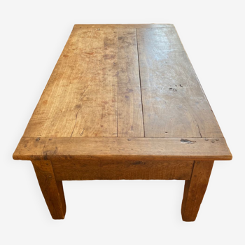 Table basse en bois avec rangement intérieur
