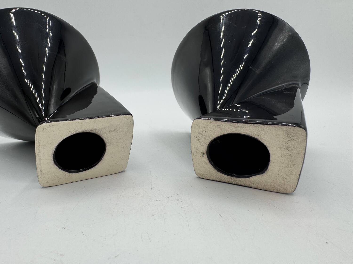 2 cups Salins Pierre Casenove