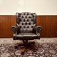 Chaise de directeur Chesterfield classique anglaise noire