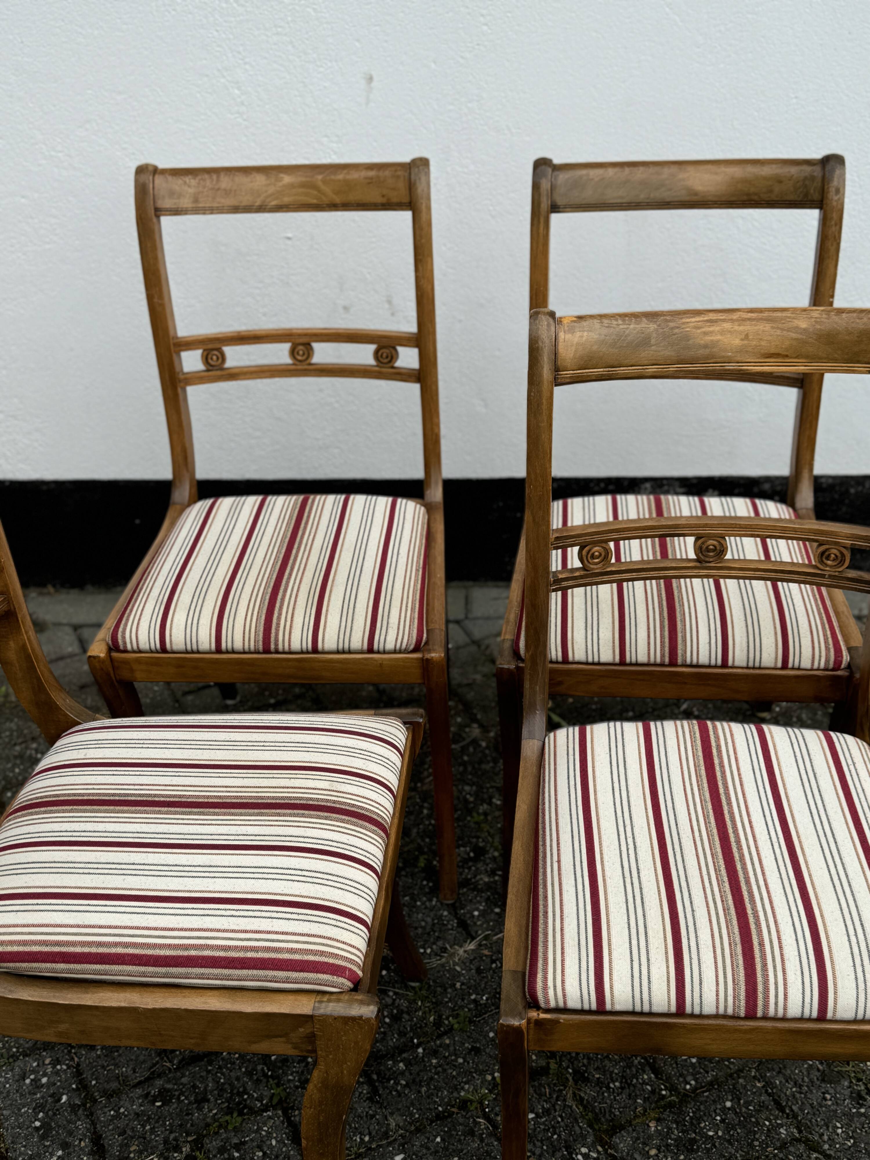 Set of 4 vintage mahogany dining chairs